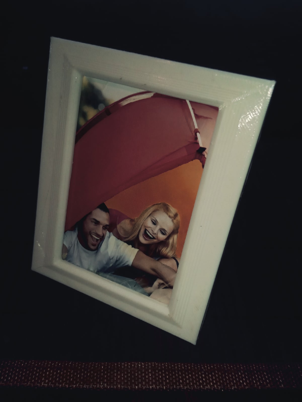 Fotoğraf çerçevesi ... (Plastik Aparattır!!!)