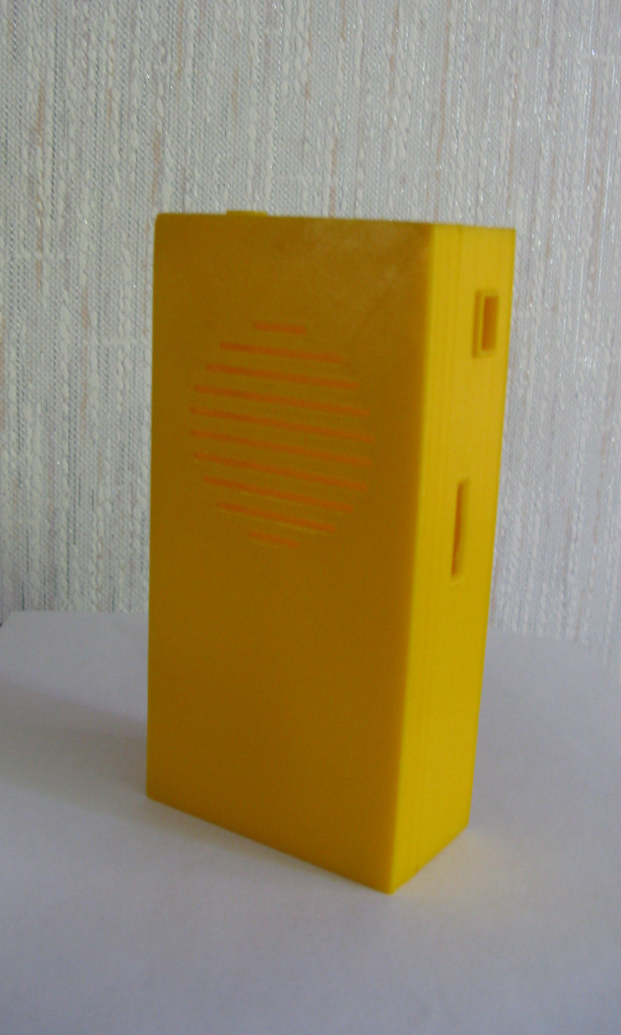 Radyo muhafazası (Plastik Aparattır!!!)