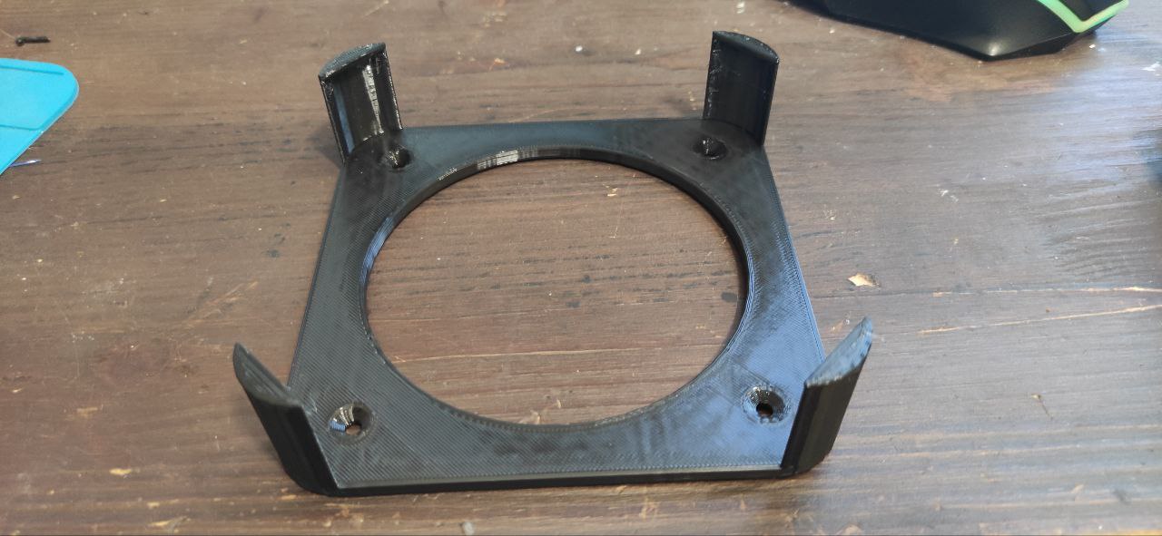 UGOOS AM8 / AM8 Pro için Duvarda Tutucu (Plastik Aparattır!!!)