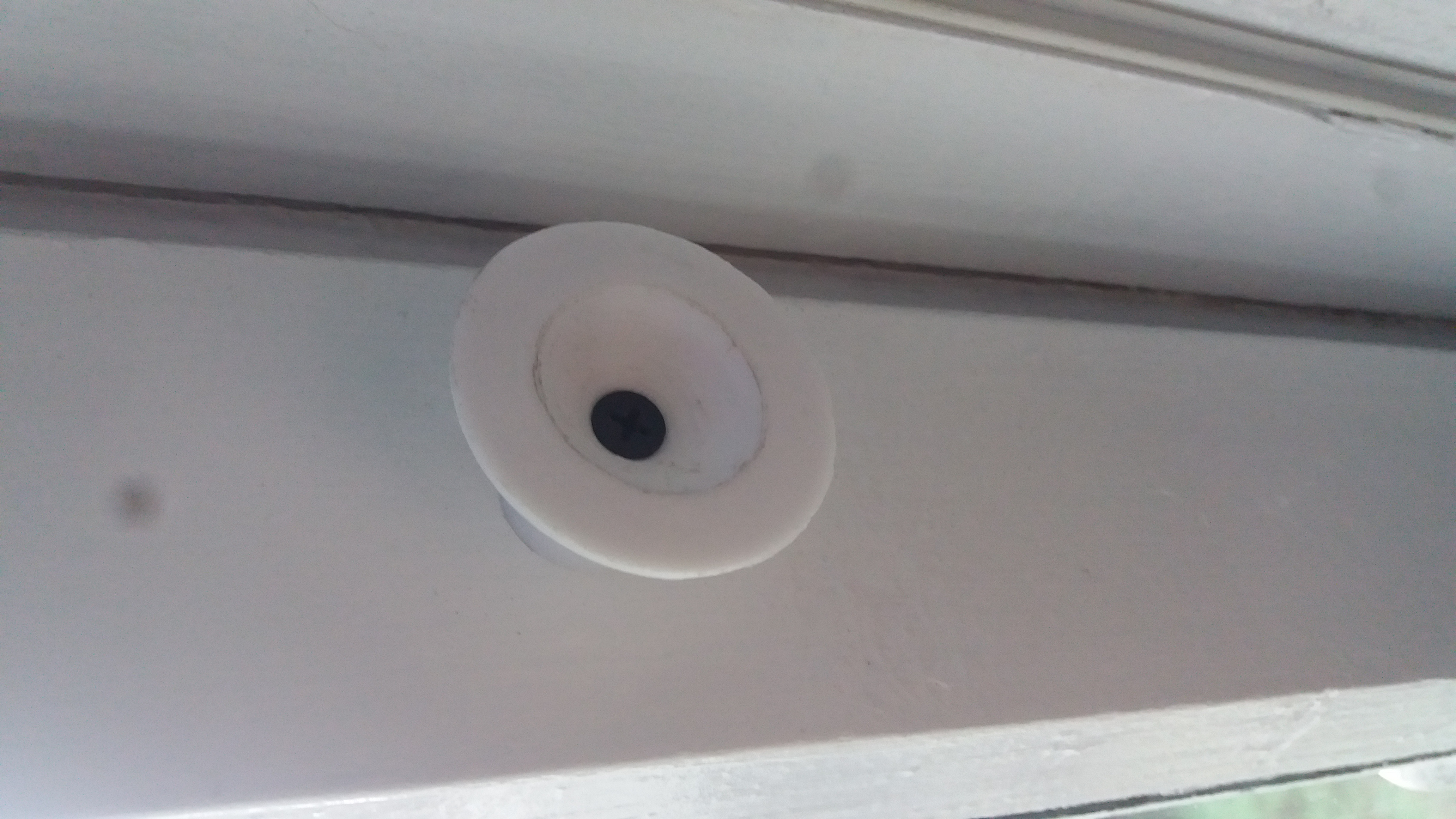 Balkon kapısı veya mobilya kolu (Plastik Aparattır!!!)