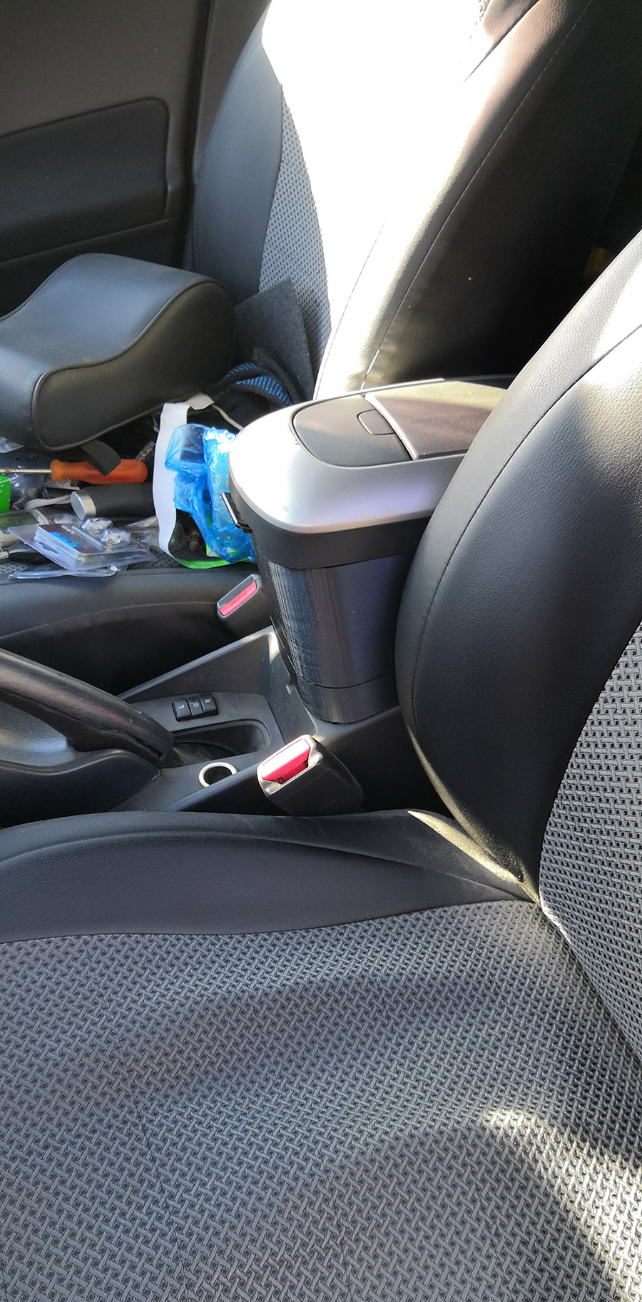 Toyota Auris - Bir kol dayama için adaptör (Plastik Aparattır!!!)