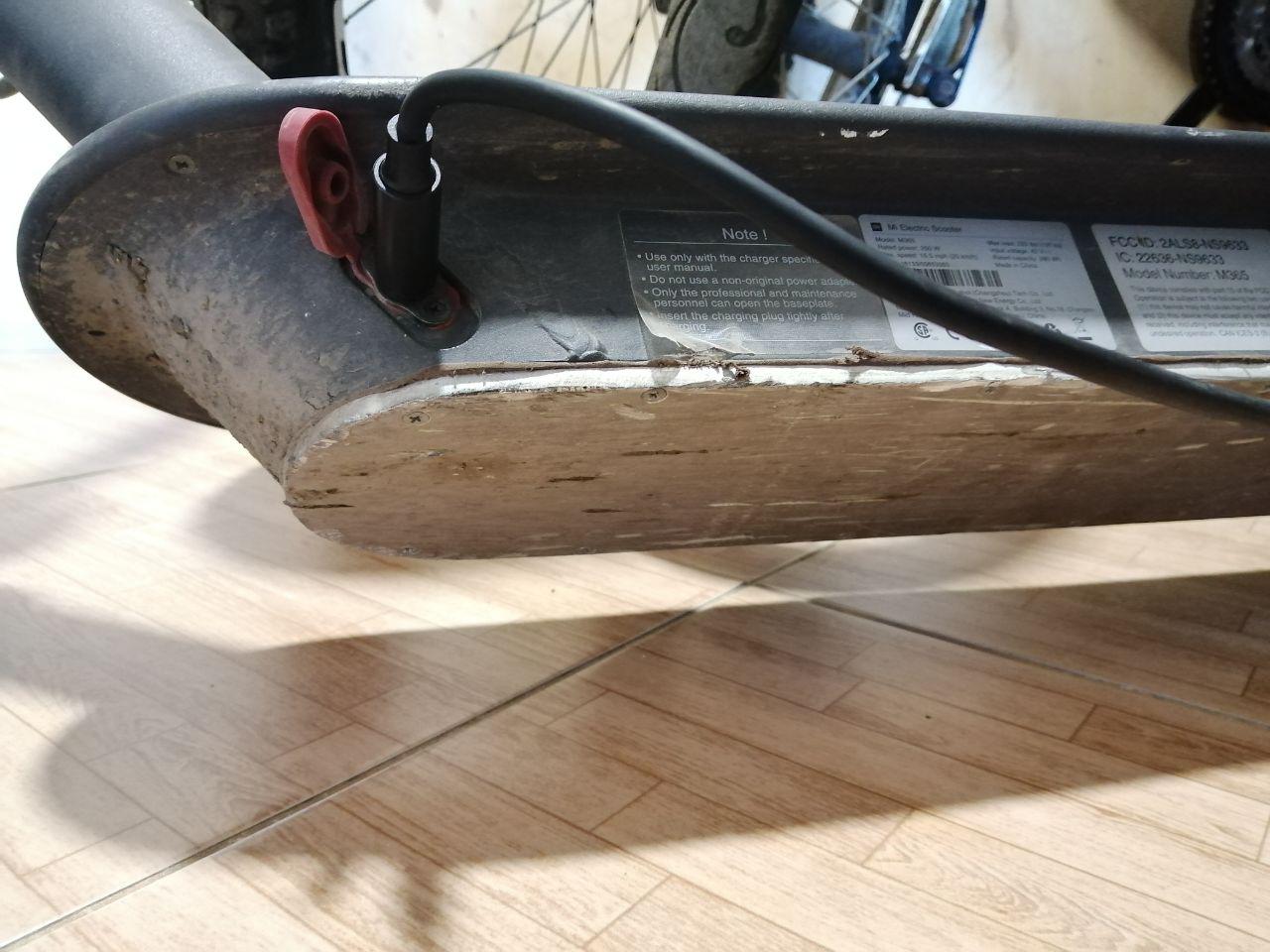 m365 pil kapağı (Plastik Aparattır!!!)