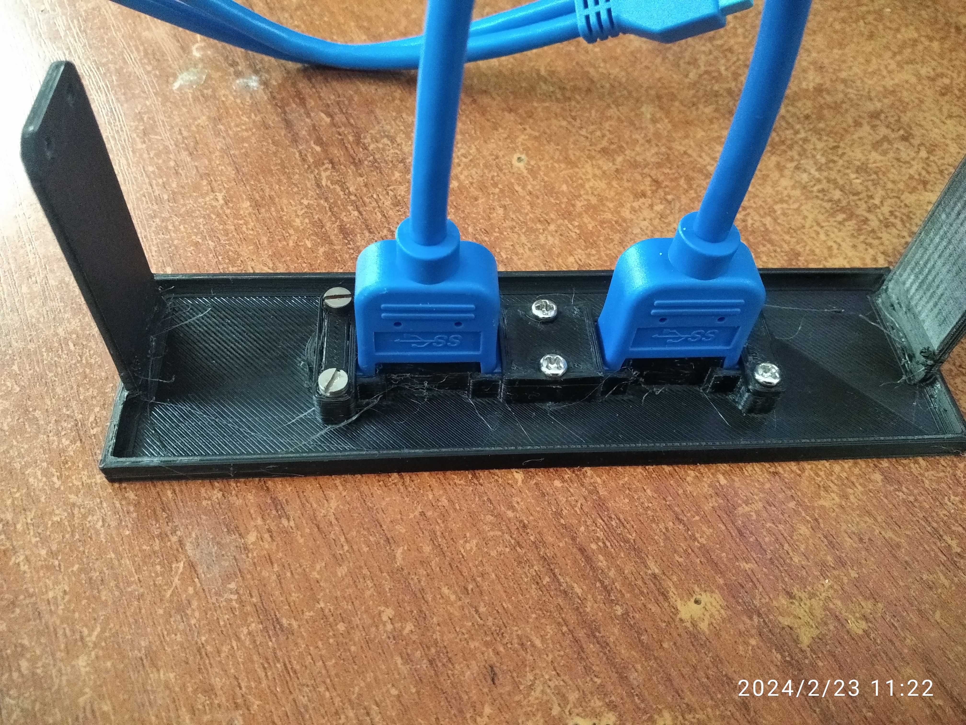 Bölmedeki USB çubuğu 5 inç (Plastik Aparattır!!!)