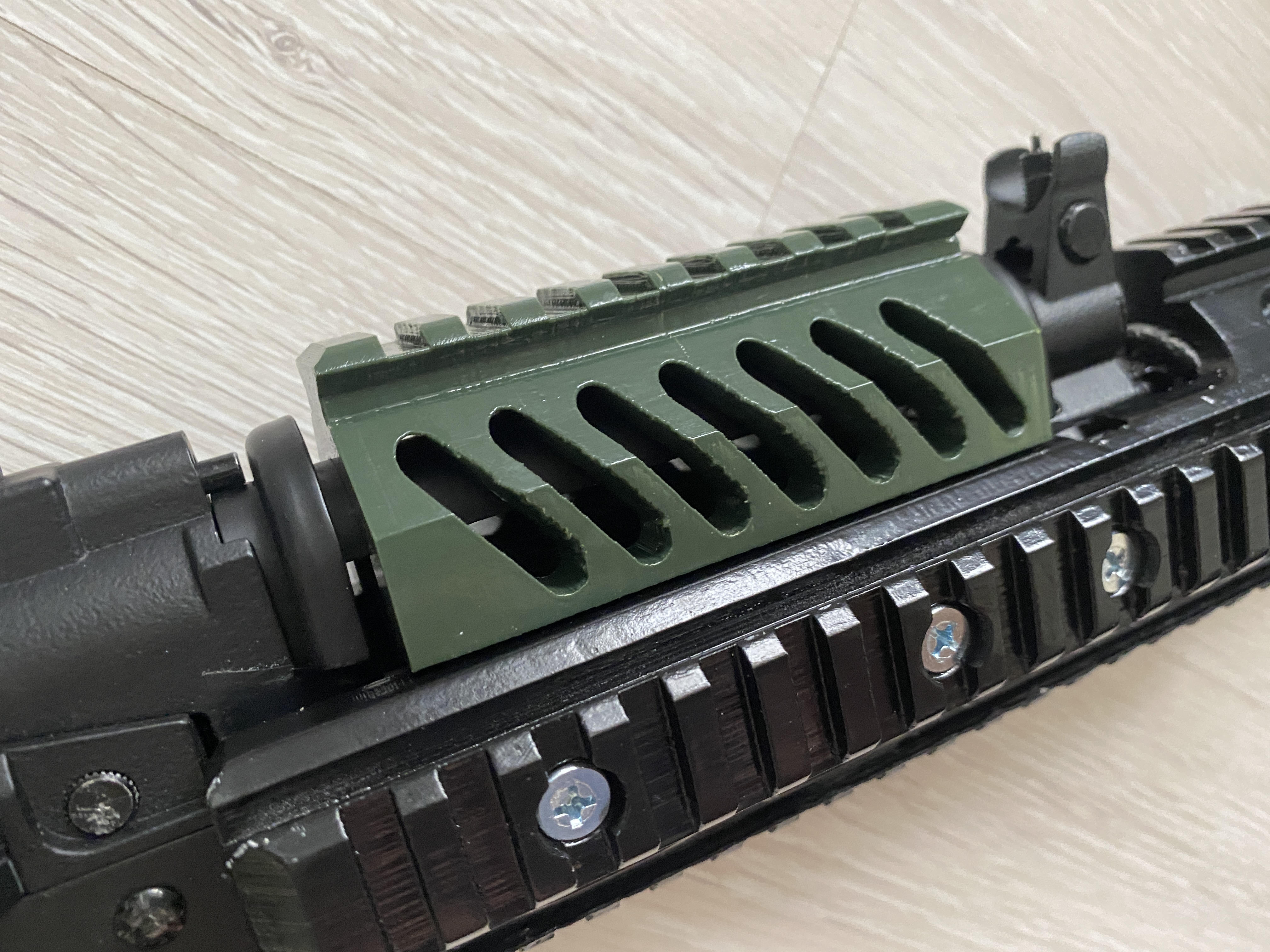 AKS-74U'da El Koruması (Plastik Aparattır!!!)