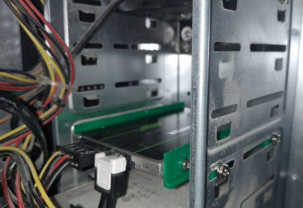 Konektör 3.5'te SSD (sabit sürücü) 2.5 adaptörü (Plastik Aparattır!!!) Konektör 3.5'te SSD (sabit sürücü) 2.5 adaptörü (Plastik Aparattır!!!)