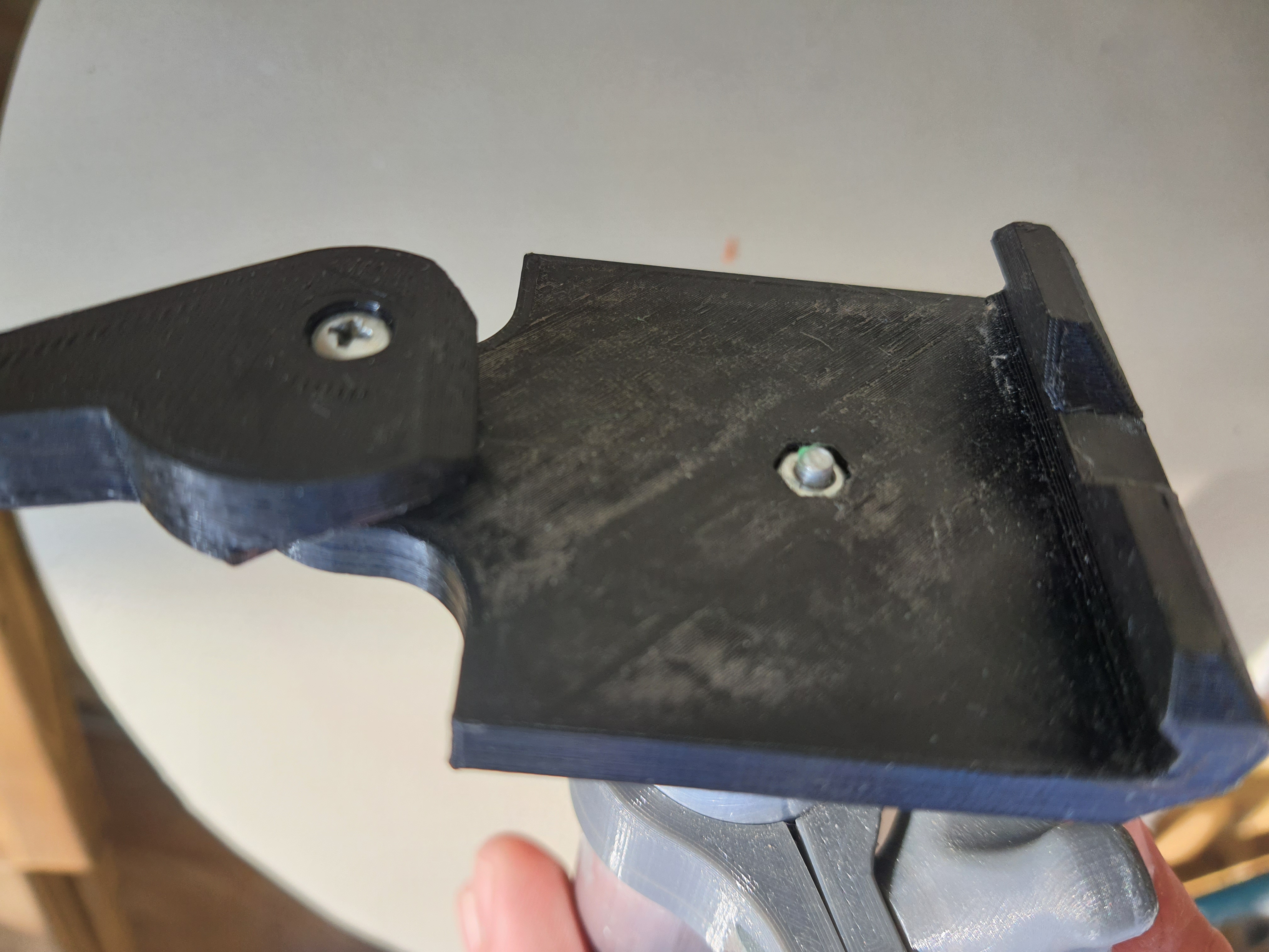 Pil Makita'nın altında bir tripod için dışkı (Plastik Aparattır!!!)