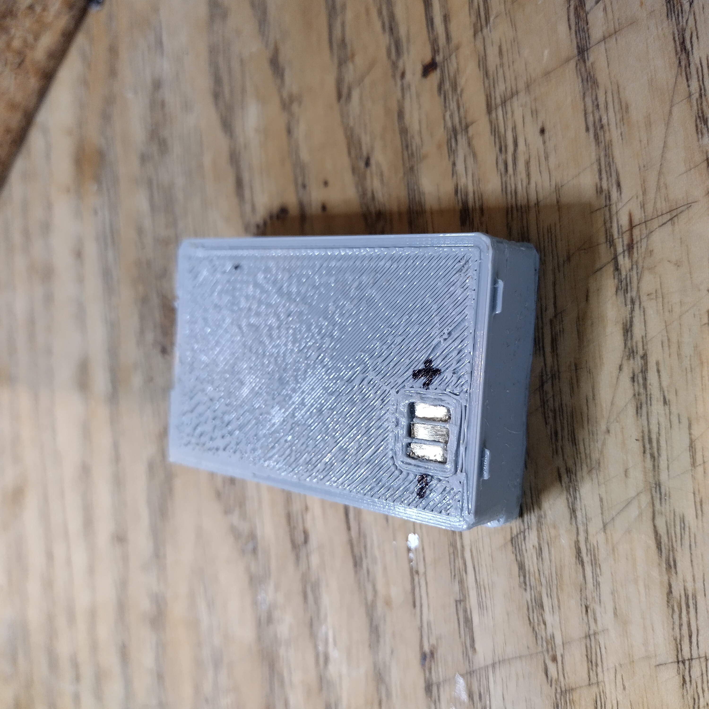 THURAYA SO-2510 telefon için pil gövdesi (Plastik Aparattır!!!)