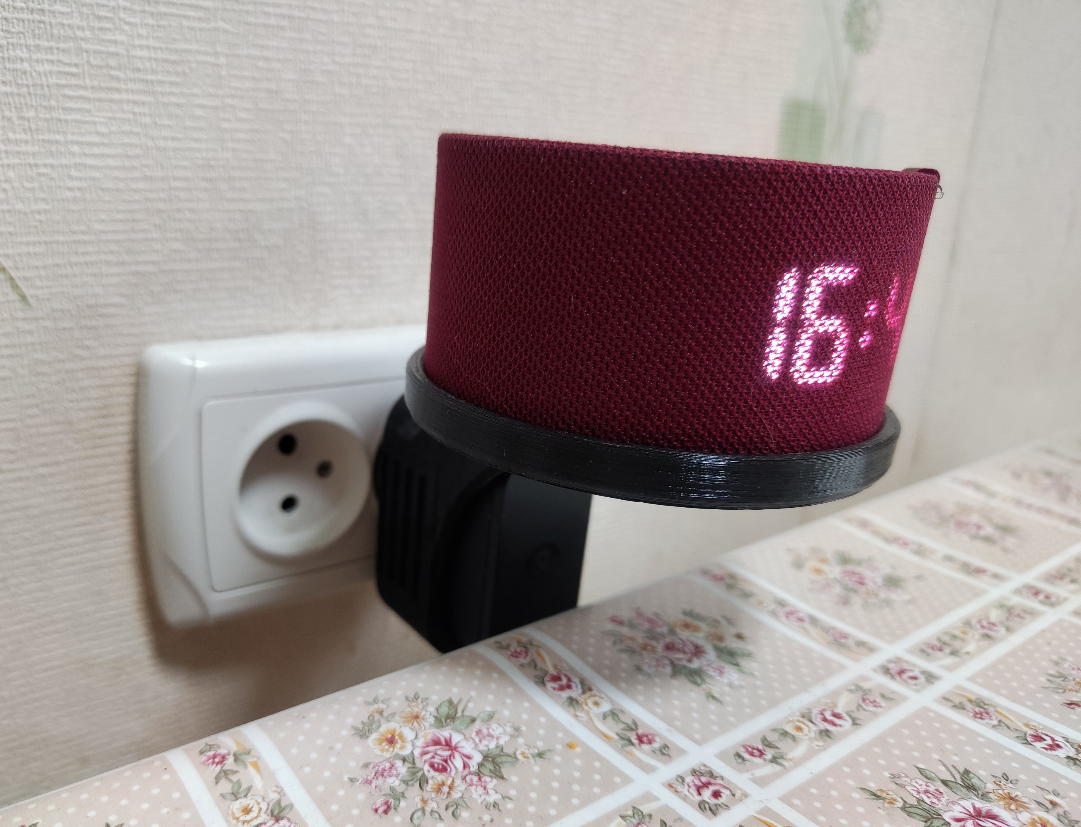 Yandex istasyon rafı. (Plastik Aparattır!!!) Yandex istasyon rafı. (Plastik Aparattır!!!)