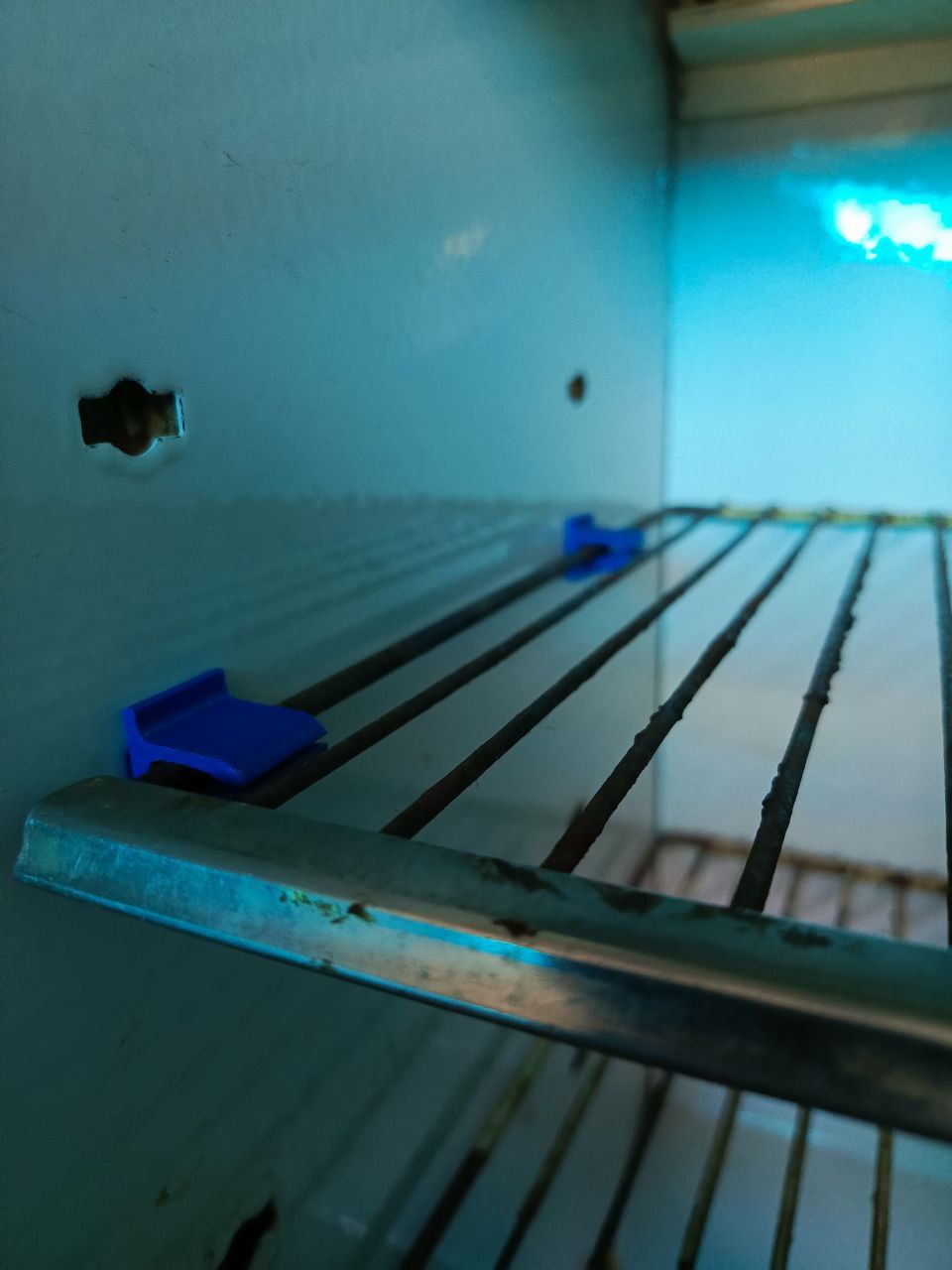 Buzdolabının raflarının klibi Saratov 1408 (Plastik Aparattır!!!)