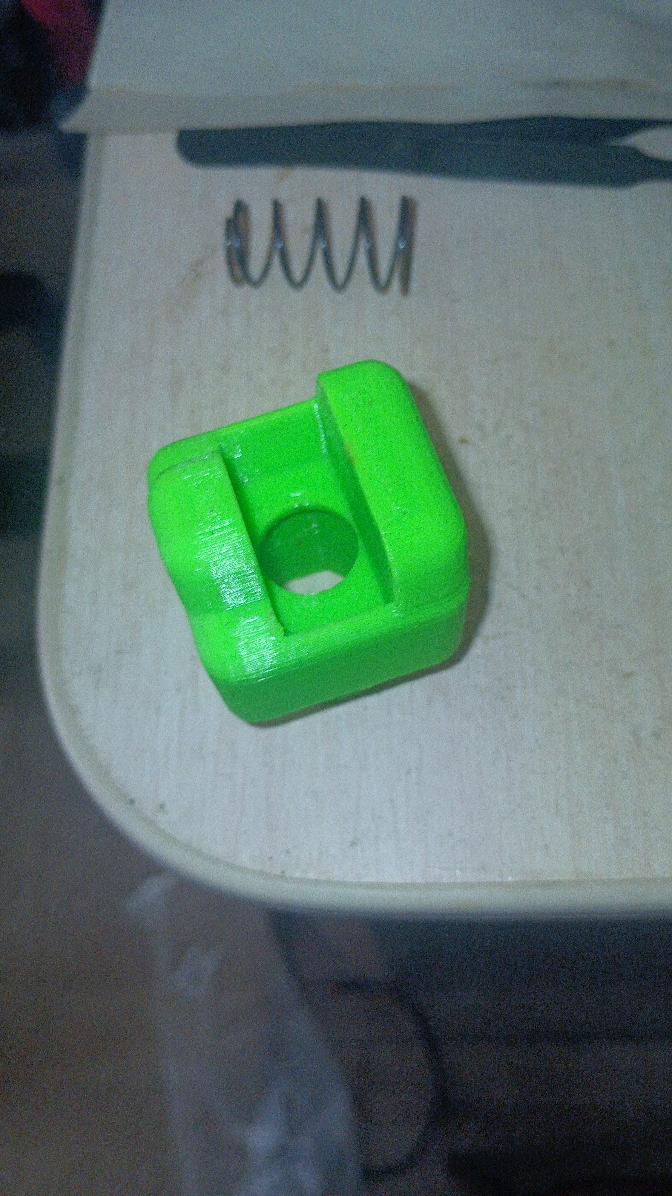 Bir balıkçılık ağı için. (Plastik Aparattır!!!)