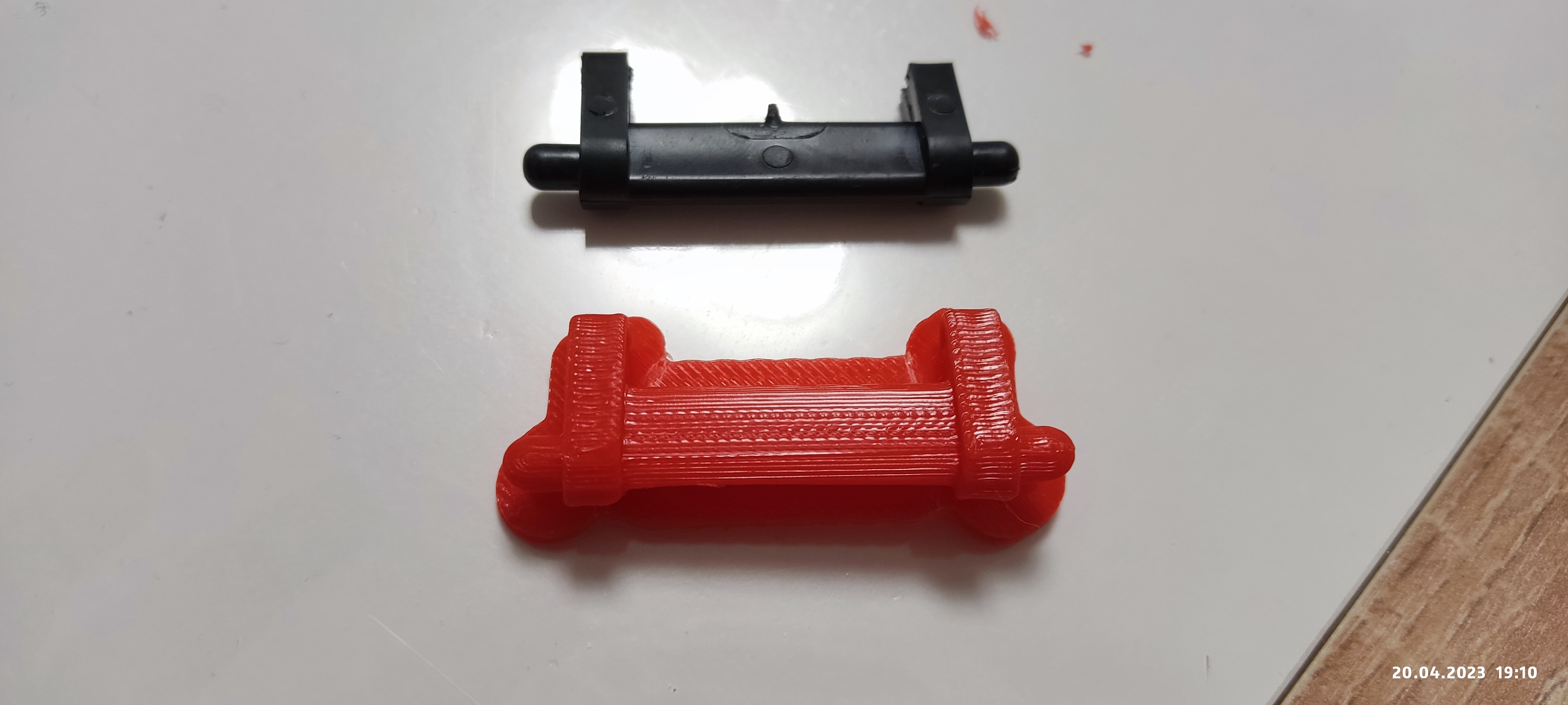 Bir balıkçı göğsünde mandal için bağlantı elemanlarının bir parçası (Plastik Aparattır!!!) Bir balıkçı göğsünde mandal için bağlantı elemanlarının bir parçası (Plastik Aparattır!!!)