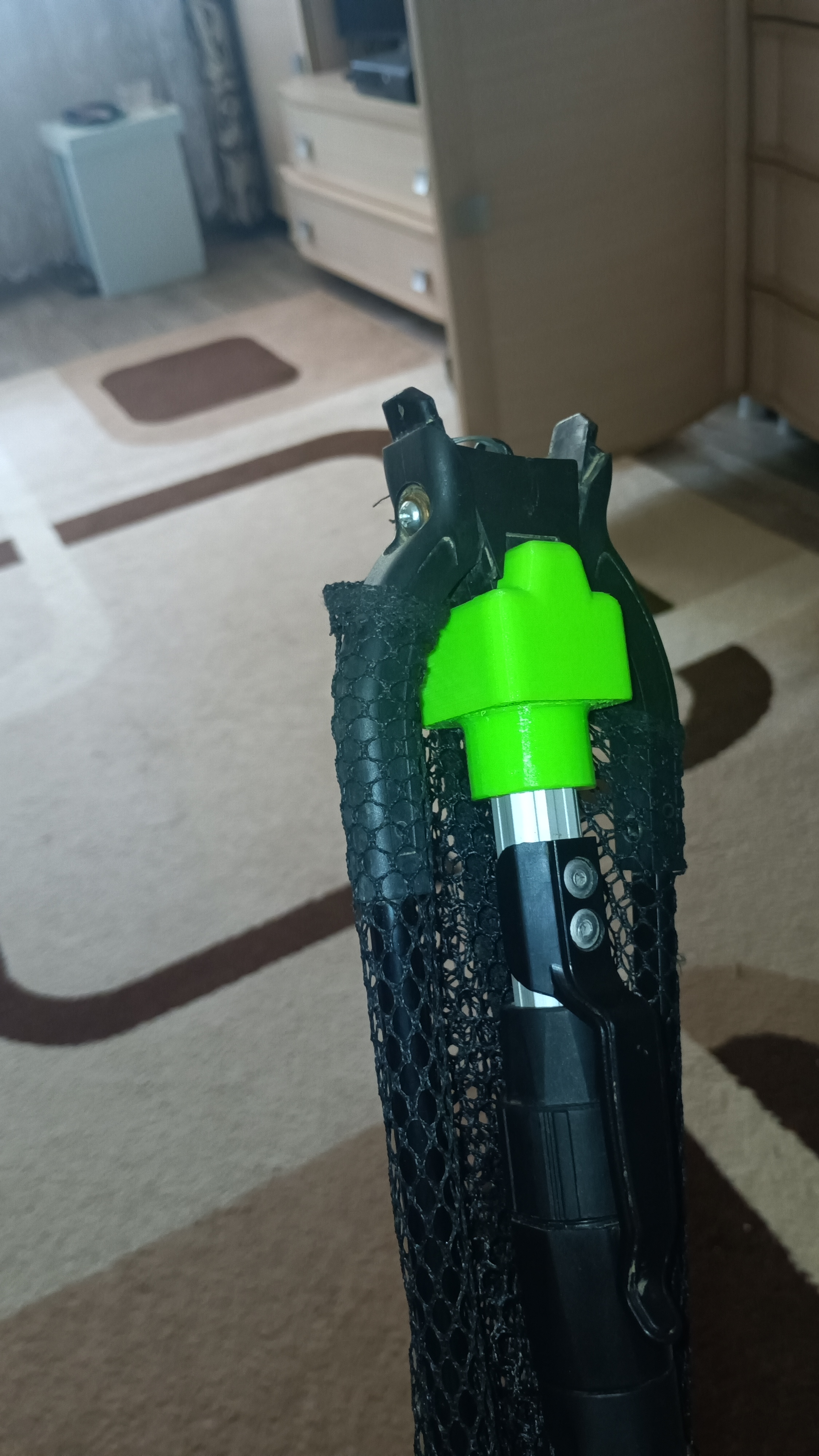 Bir balıkçılık ağı için. (Plastik Aparattır!!!)