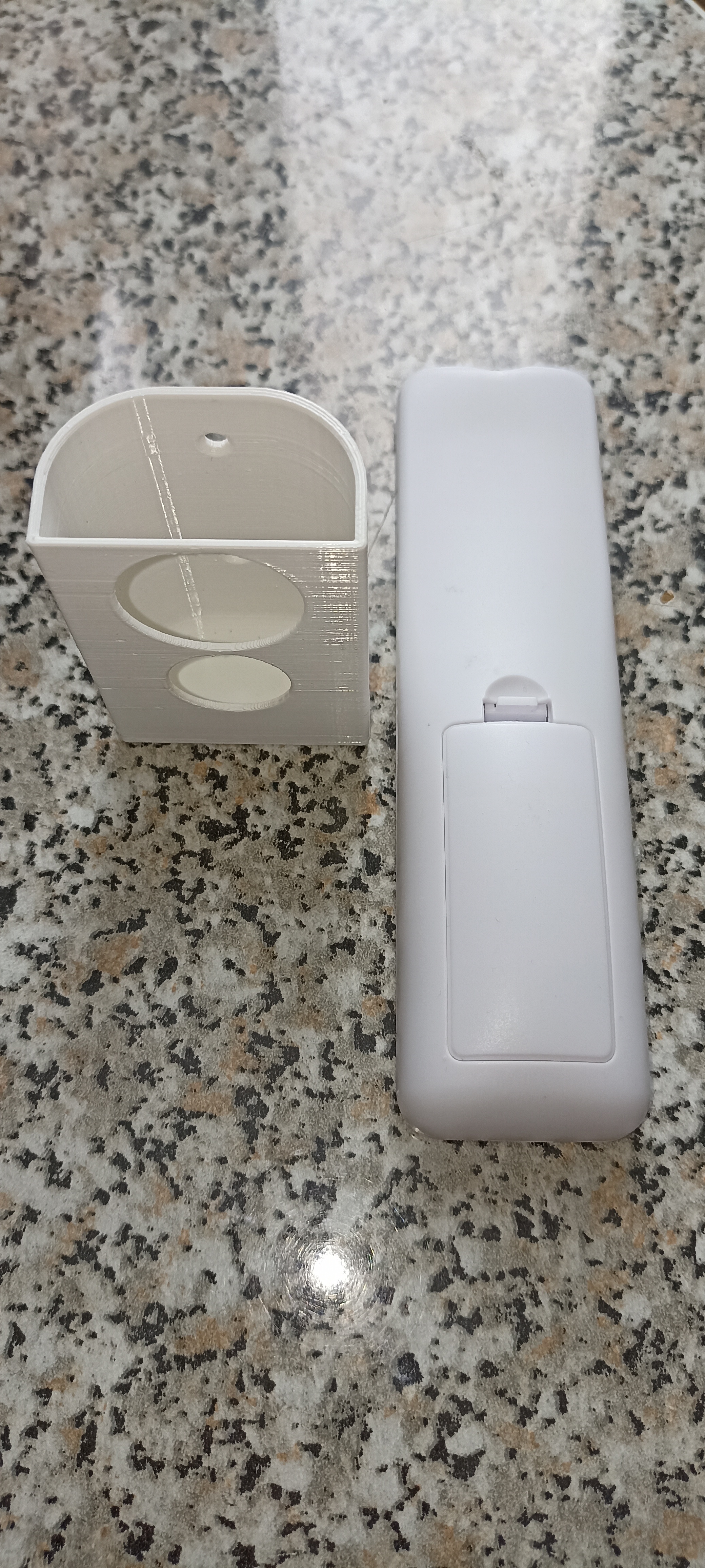 Uzaktan kumanda lambasının sahibi sononx (Plastik Aparattır!!!)