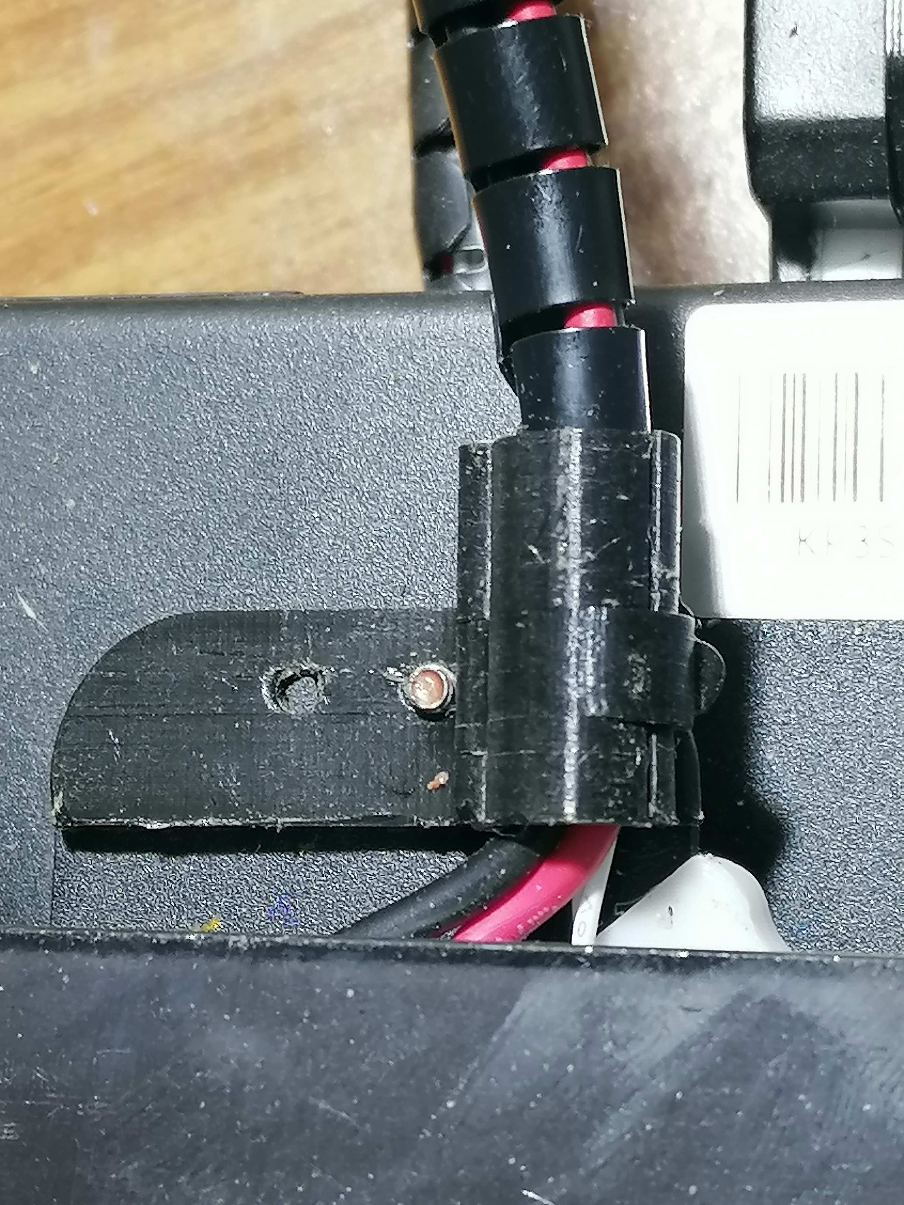 Yazıcı tablosuna bir stok örgüsünde bir turnike mobilyası "kingroon kp3s" (Plastik Aparattır!!!)