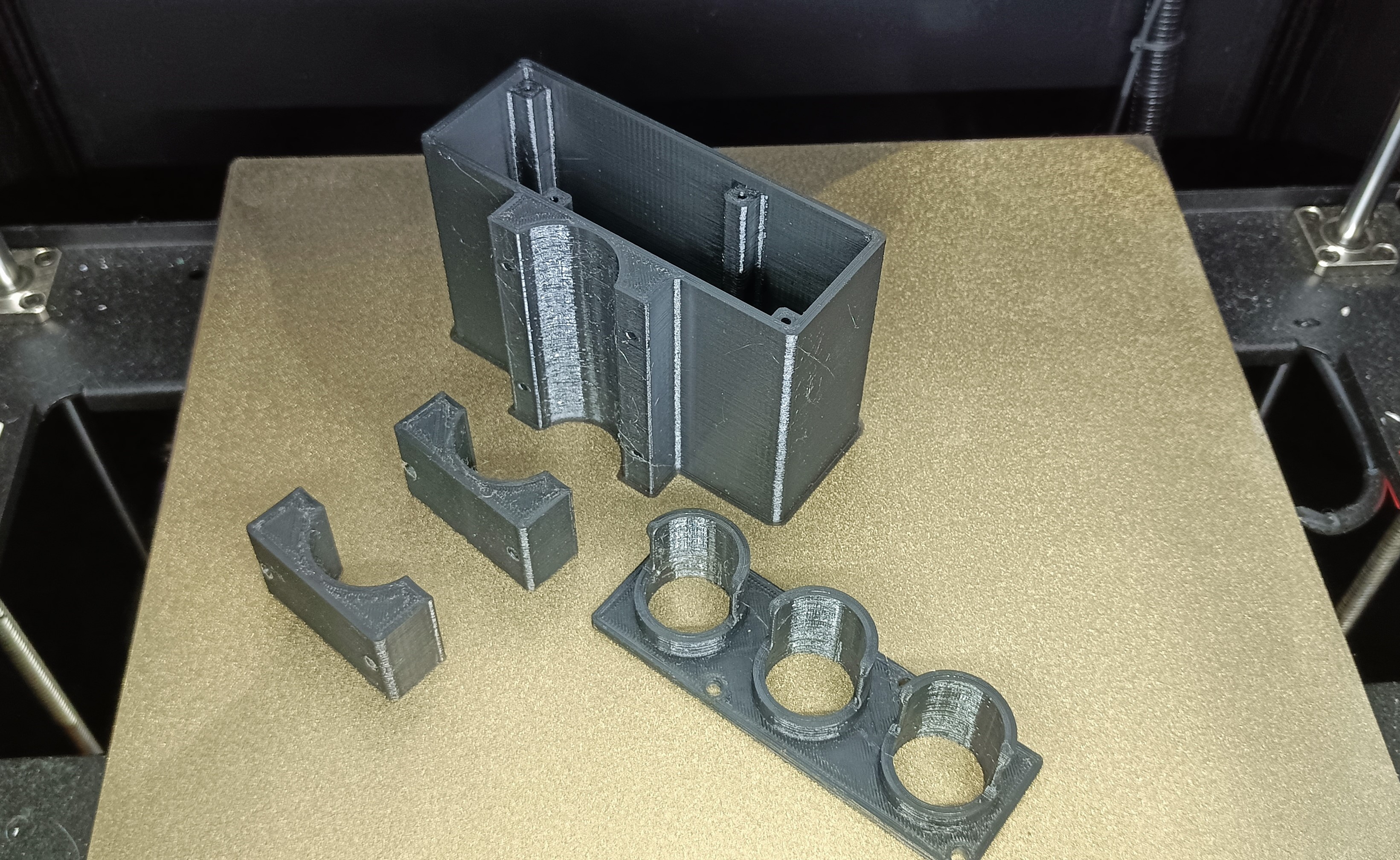 32mm boru için dağıtım kutusu/kutusu. (Plastik Aparattır!!!)