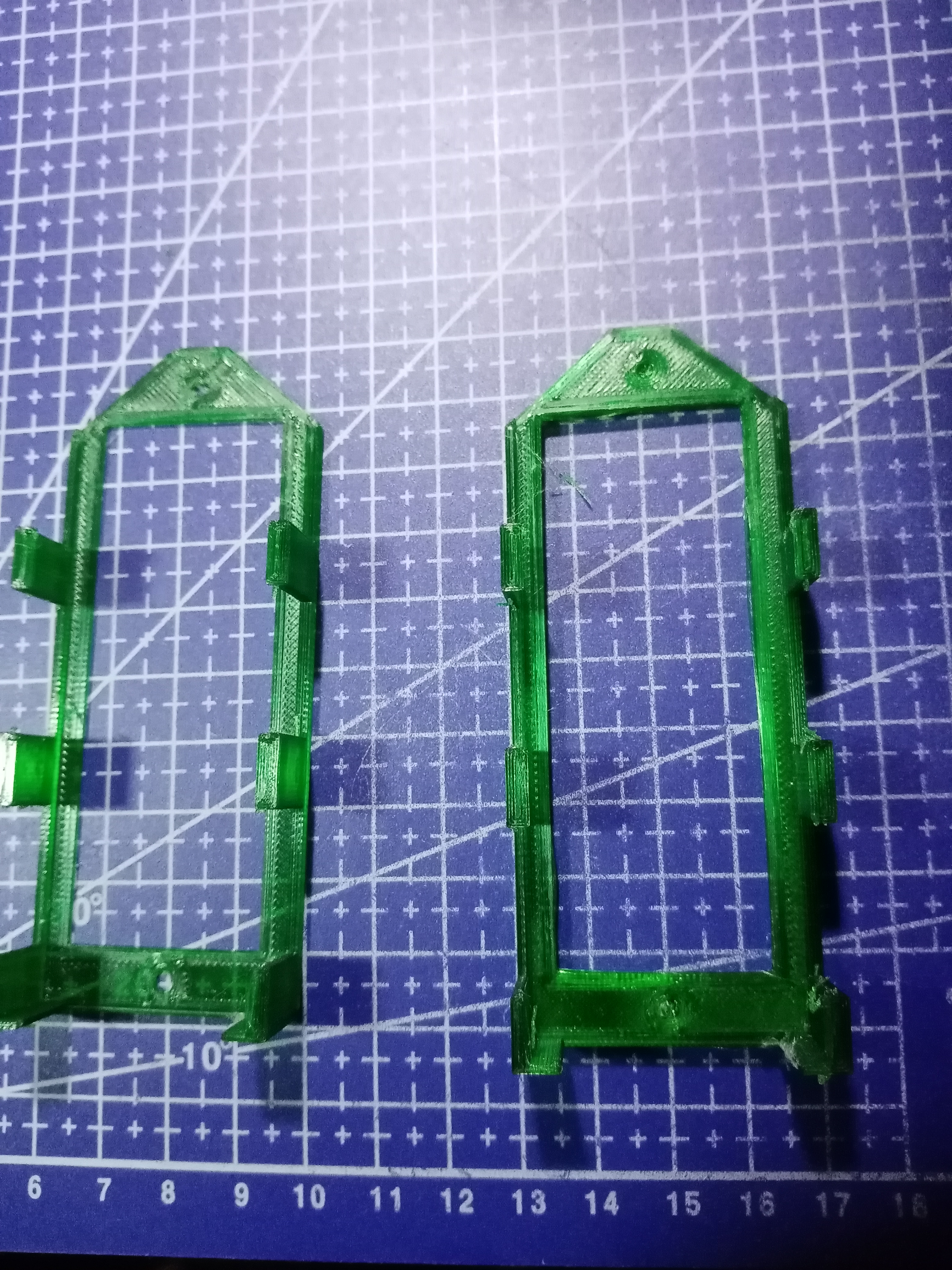 MI ses uzaktan kumandası için duvarda tutucu. (Plastik Aparattır!!!)