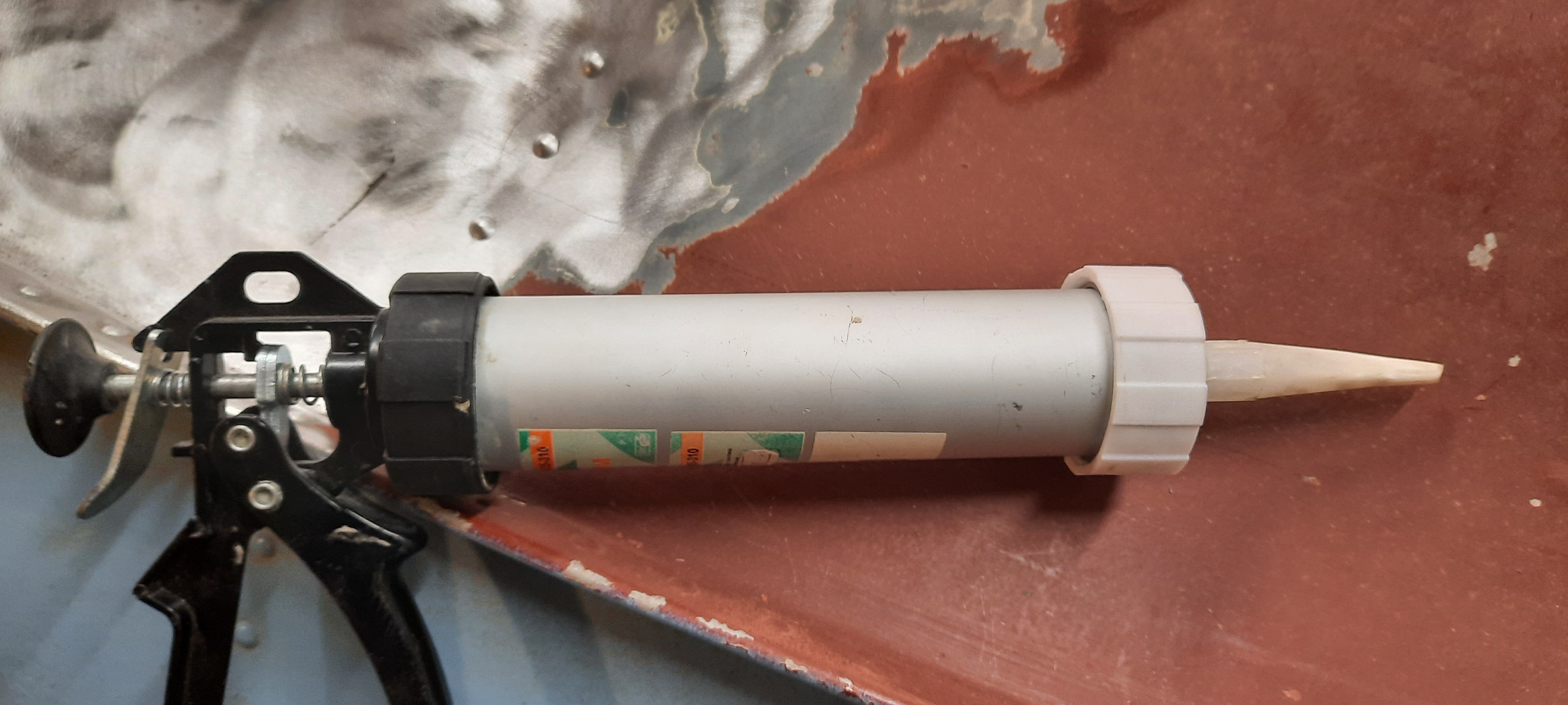 Sızdırmazlık maddesi için tabanca detayı (Plastik Aparattır!!!) Sızdırmazlık maddesi için tabanca detayı (Plastik Aparattır!!!)