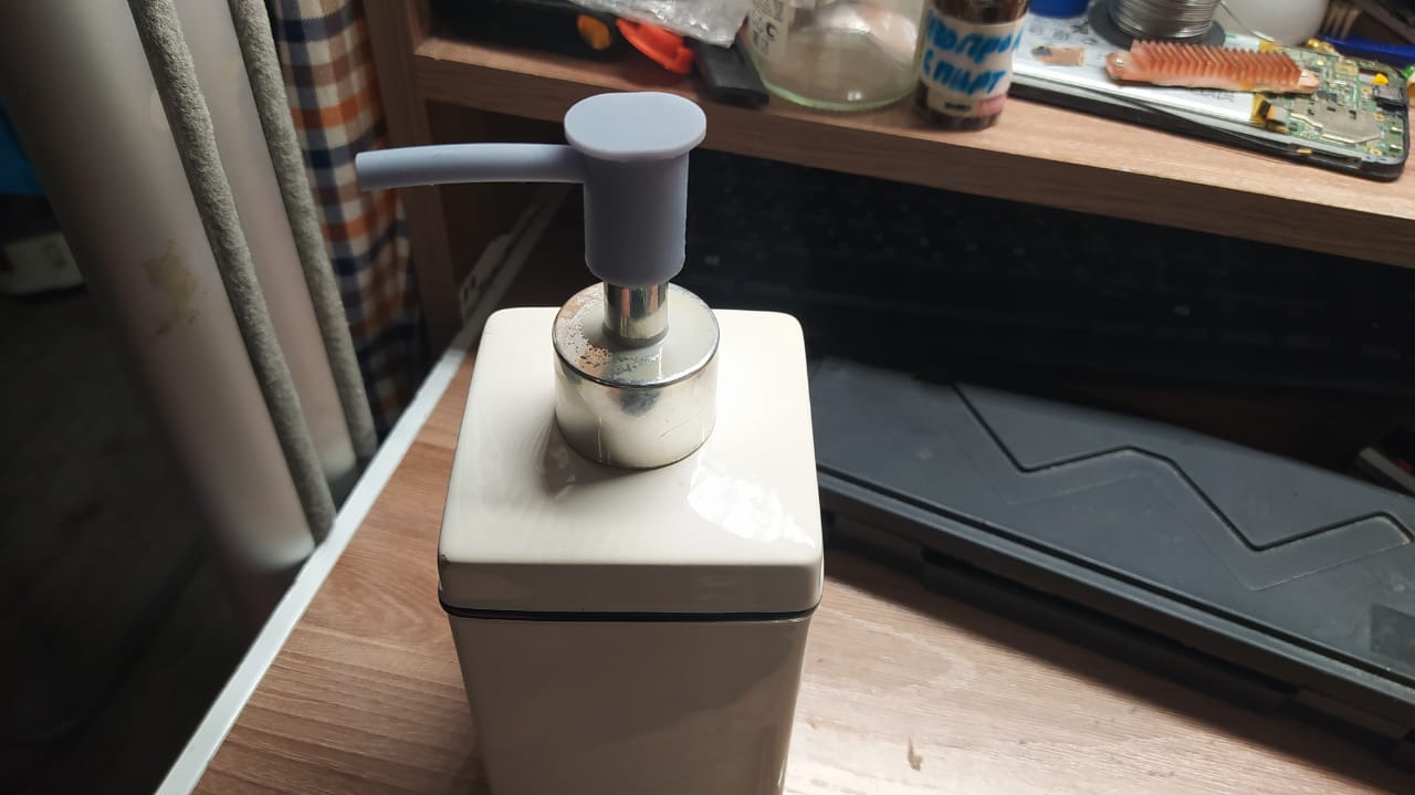 Bir şişe sıvı sabunu için do (Plastik Aparattır!!!) Bir şişe sıvı sabunu için do (Plastik Aparattır!!!)