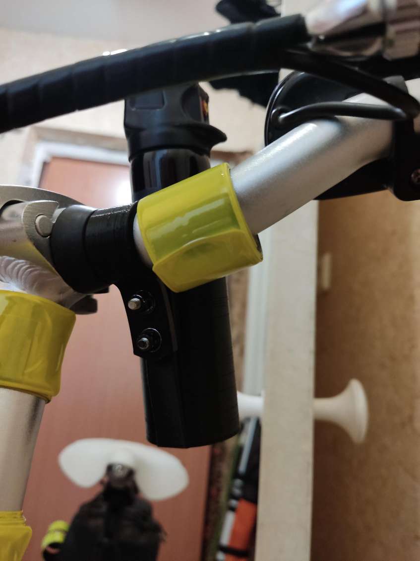 Direksiyon simidi üzerinde 35 mm (savaşçı) gaz püskürtme tutucusu 22 mm (Plastik Aparattır!!!)