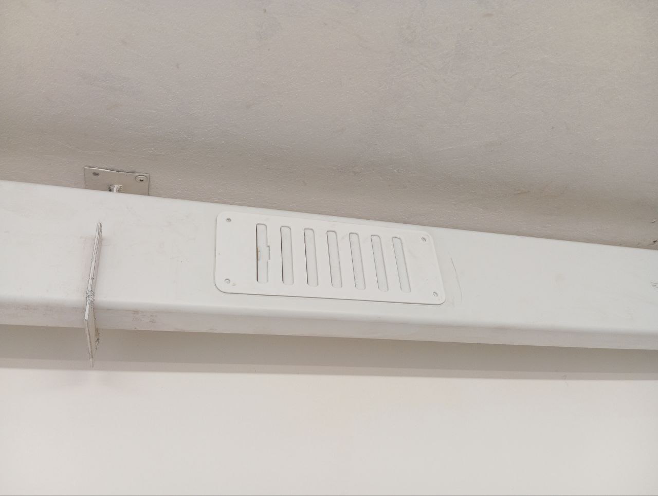 Damperli 110mm plastik hava kanalı için ızgara (Plastik Aparattır!!!)