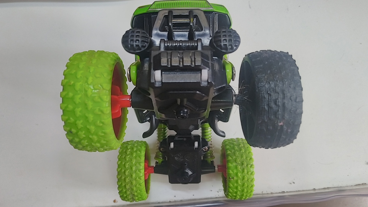 Bir çocuk oyuncak için tekerlek (Plastik Aparattır!!!)