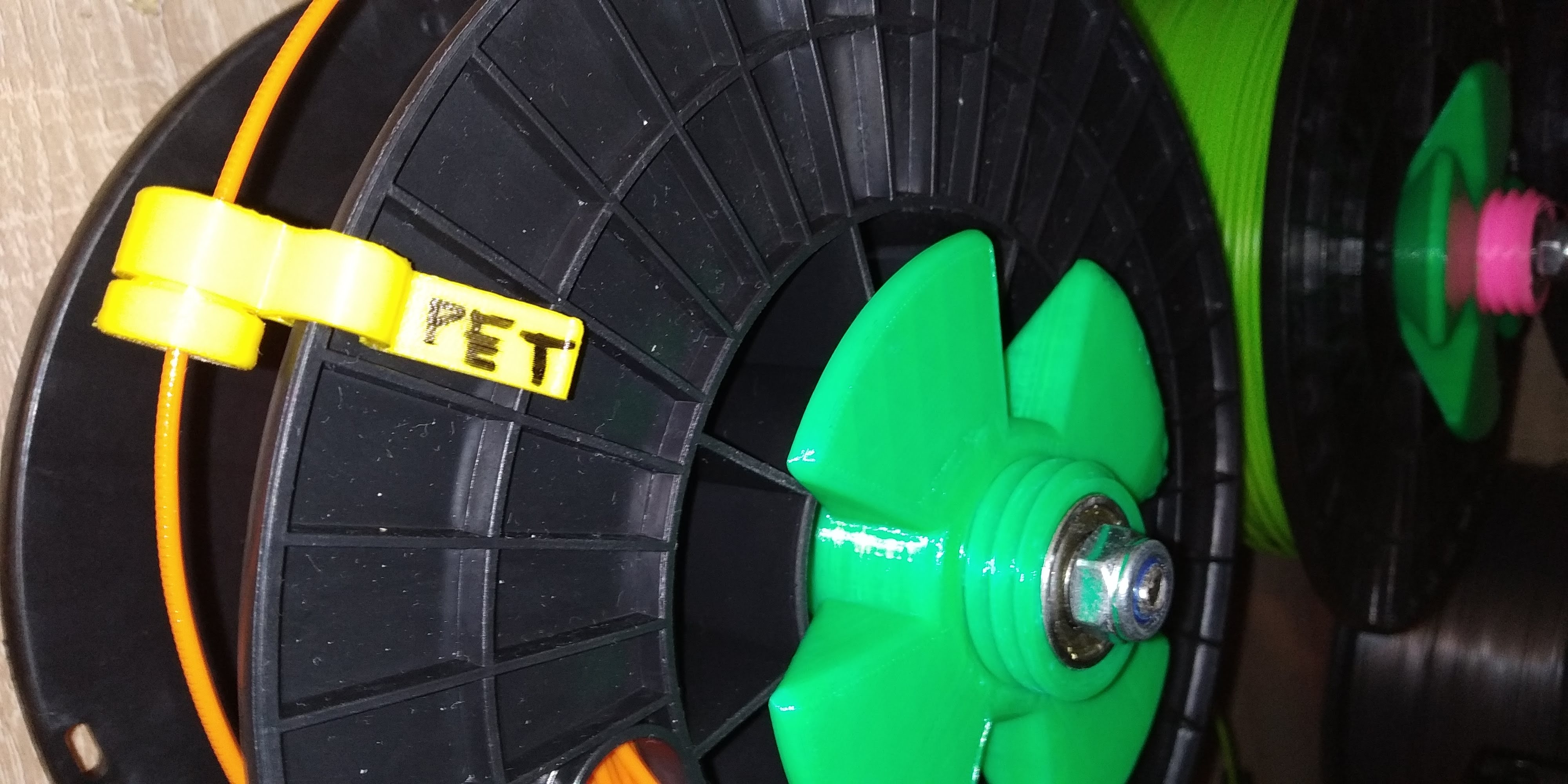 3'ü 1 arada - makara plastik etiketindeki toz ipliği kelepçesinden temizleme ipliği (Plastik Aparattır!!!)