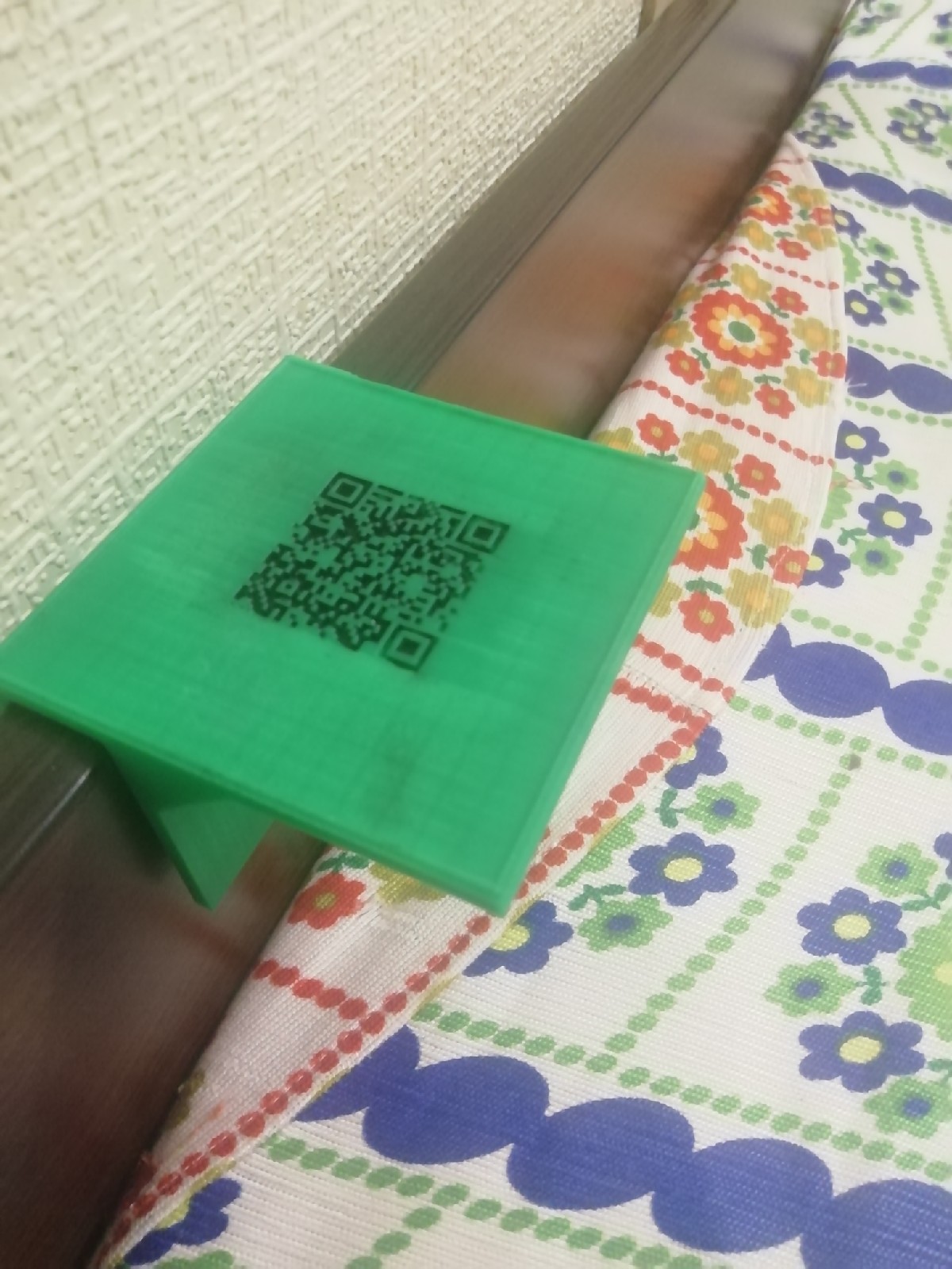 QR kodlu bardak tutucu (Plastik Aparattır!!!)