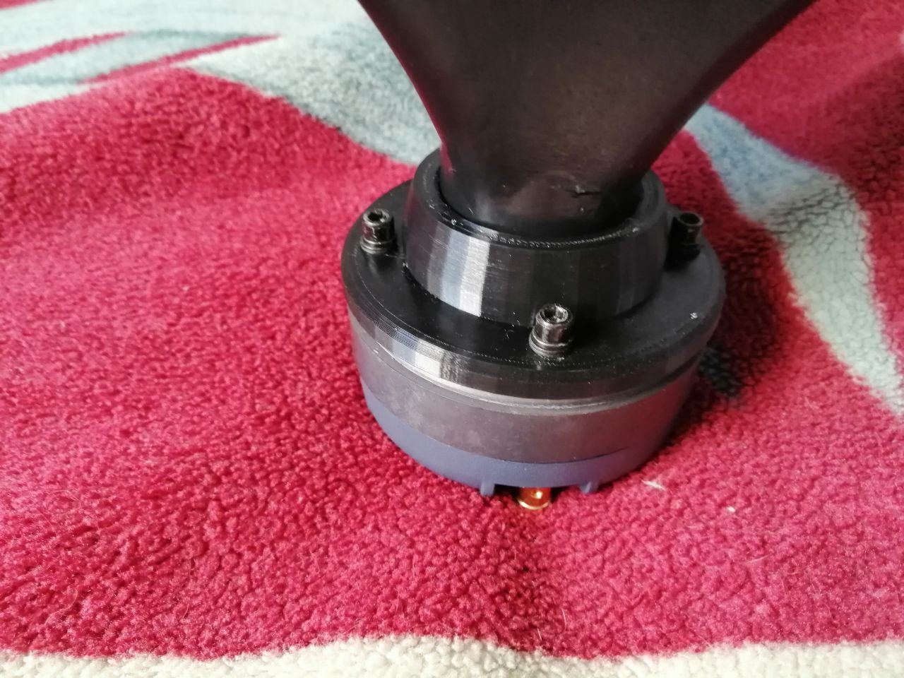 SoundKing J215A'nın Kaşları Samun (Plastik Aparattır!!!)