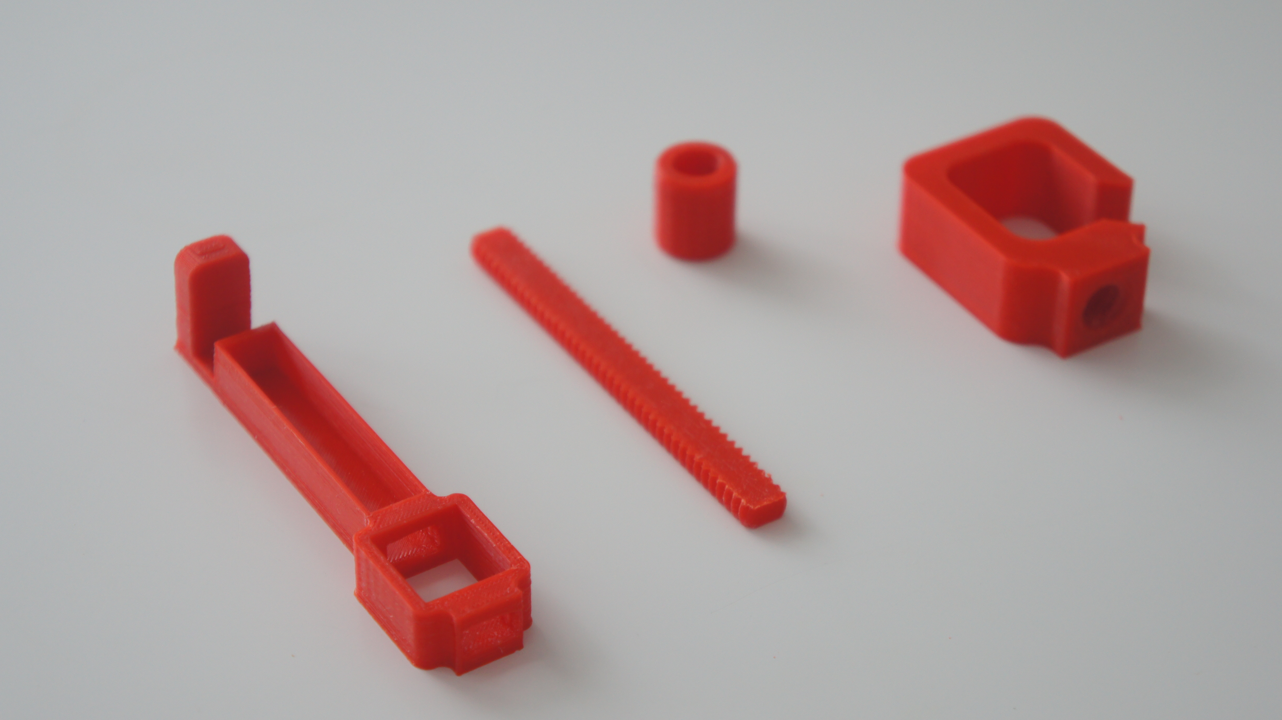 Bitkiler (çiçekler) için modüler ayarlanabilir destek (Plastik Aparattır!!!)