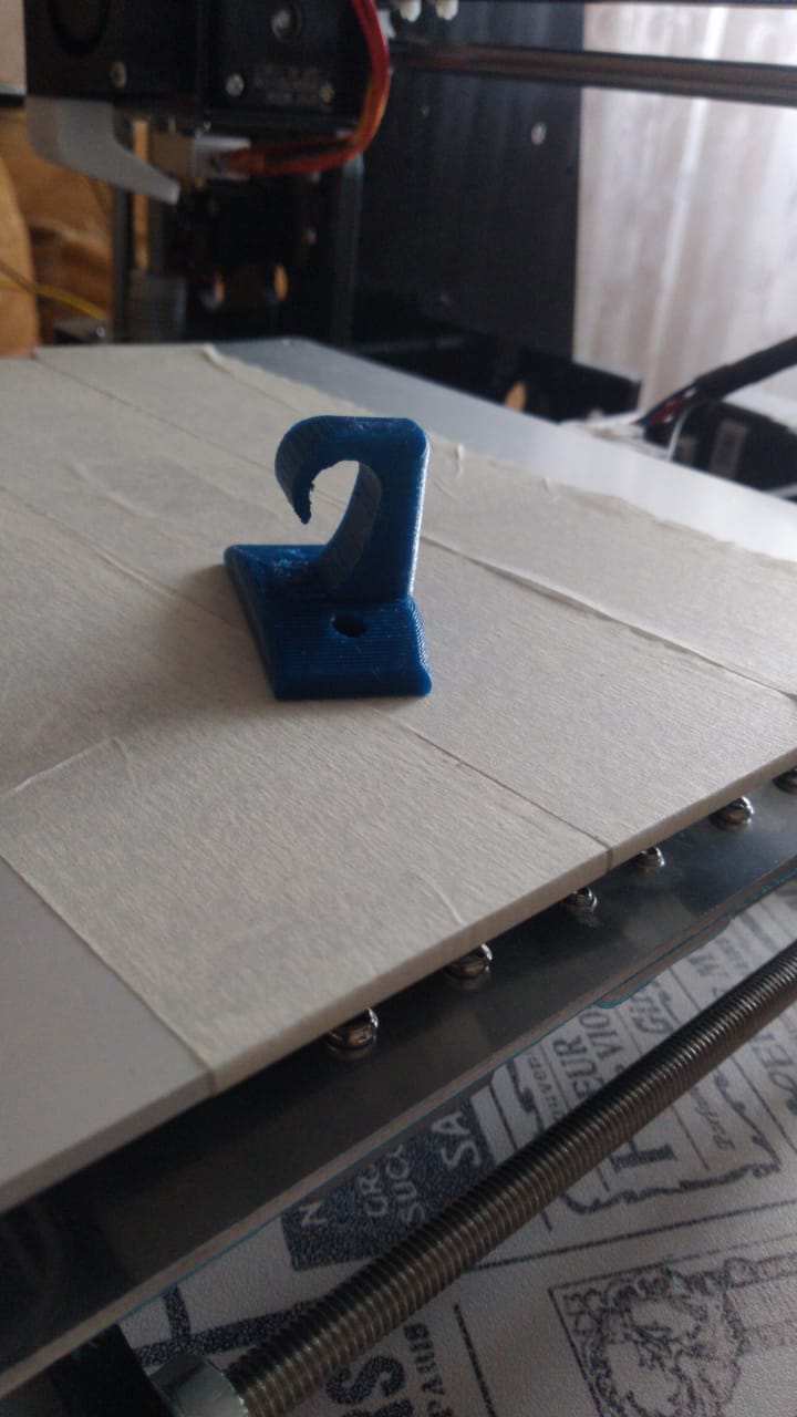 44 gövdede Audi 100 için güneşlik montajı (tutucu). (Plastik Aparattır!!!)