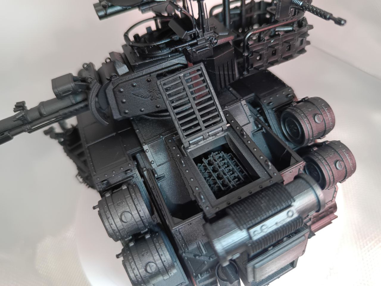 Leman Russ танк имперской гвардии Warhammer 40000