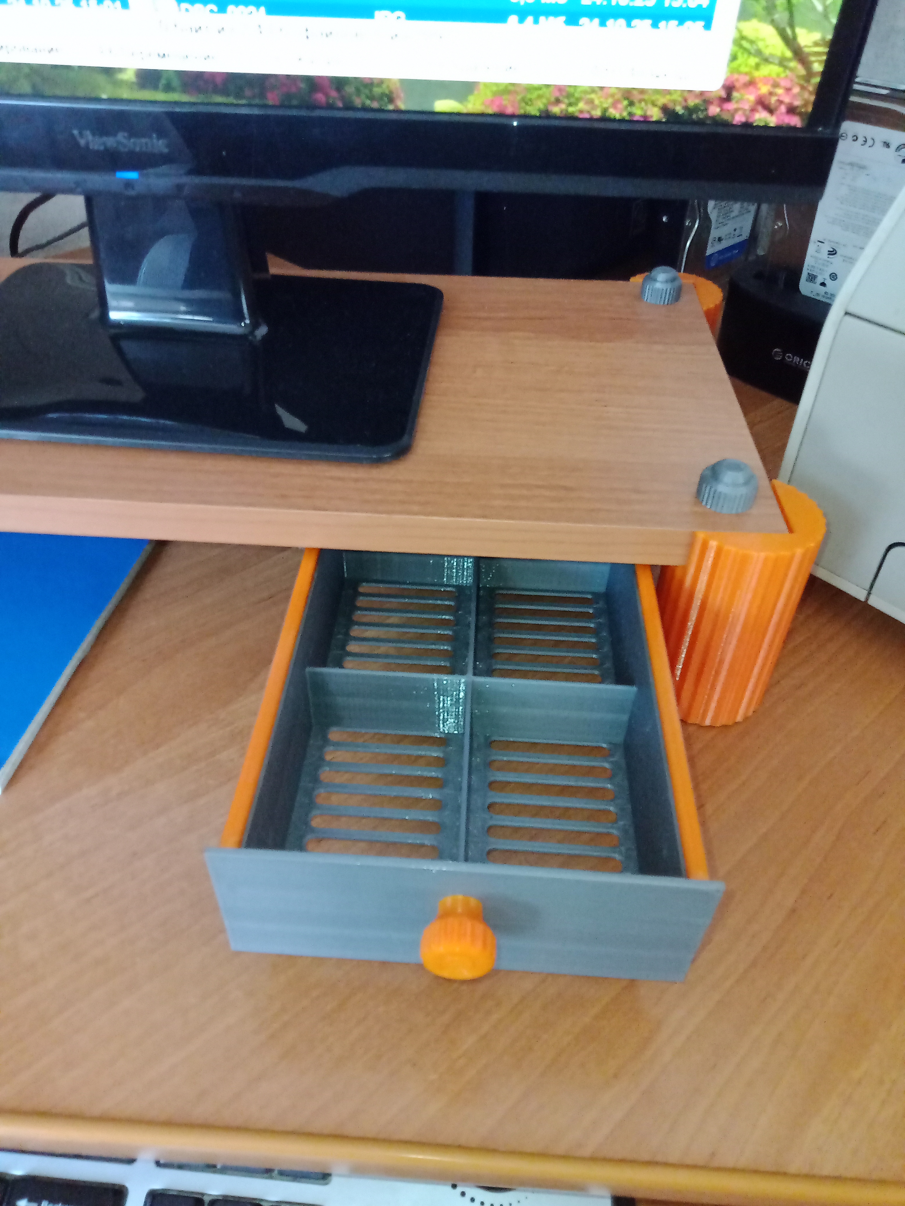 Подставка под монитор