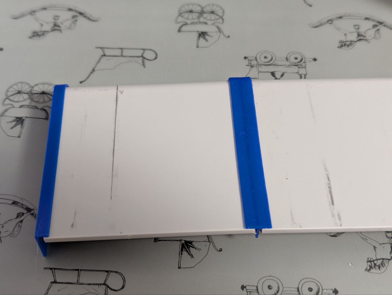 Фурнитура для ЛДСП плинтуса