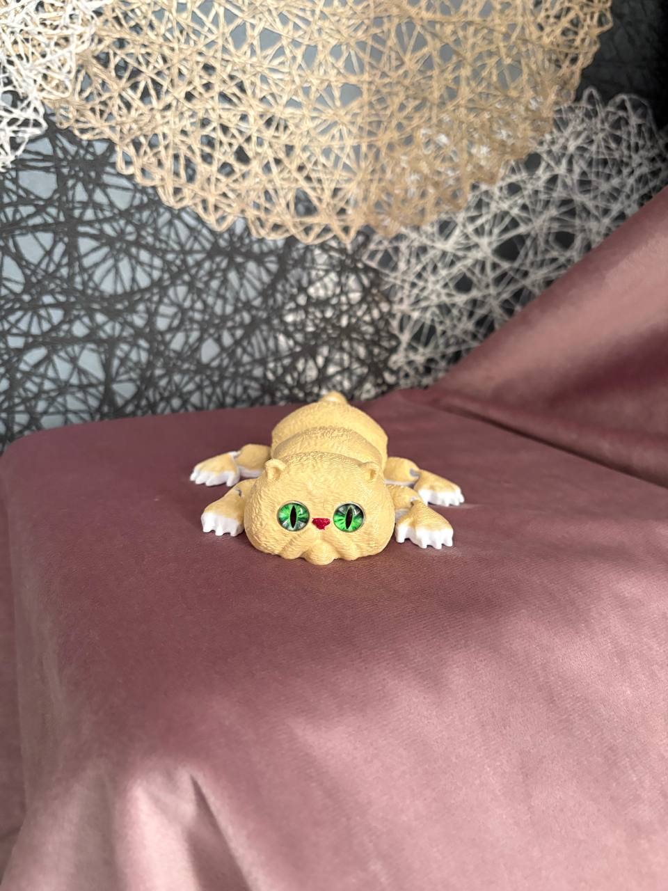 Подвижный персидский кот