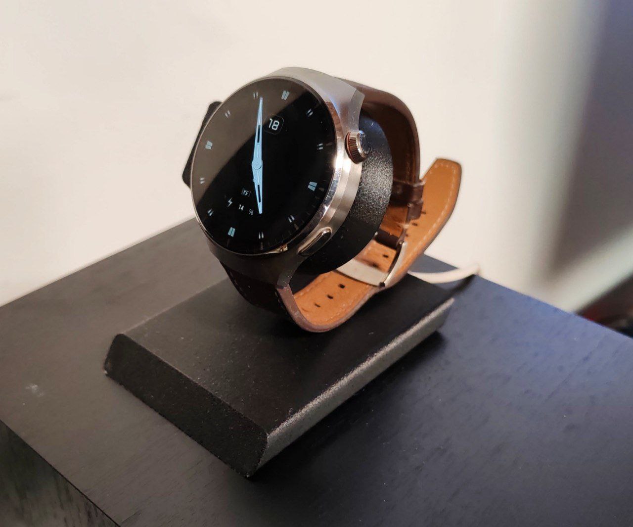 Подставка для зарядки часов HUAWEI WATCH 4 pro, HUAWEI WATCH GT 5 Pro. Диаметр отверстия для зарядного блока 40 мм.