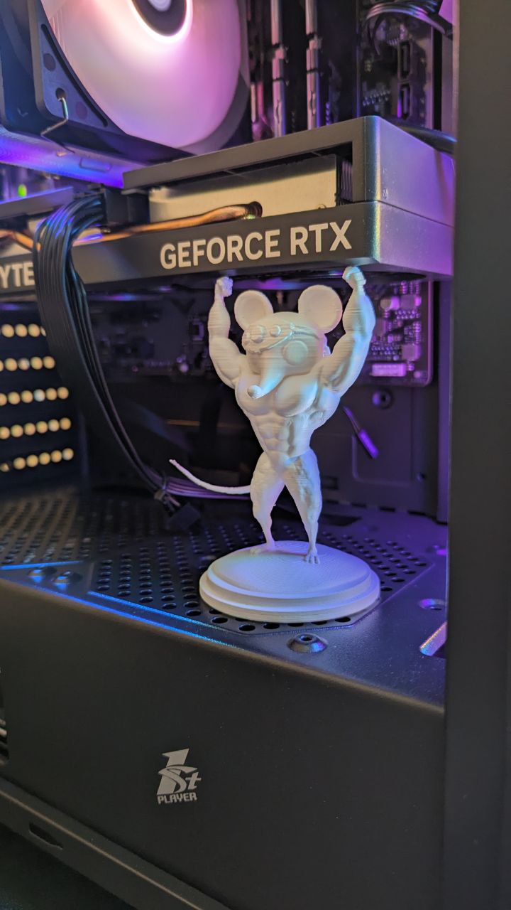 Мышь с мышцами - подставка под видеокарту