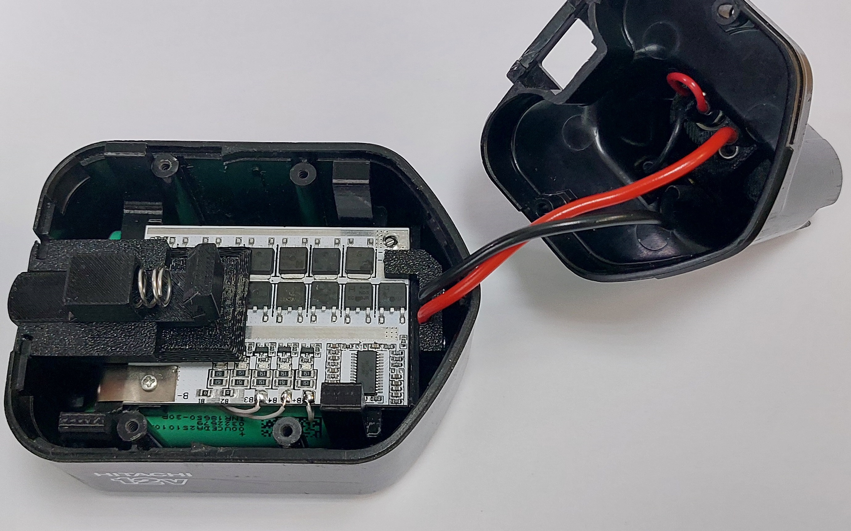 переделка корпуса АКБ HITACHI 12 вольт на Li-ion 18650