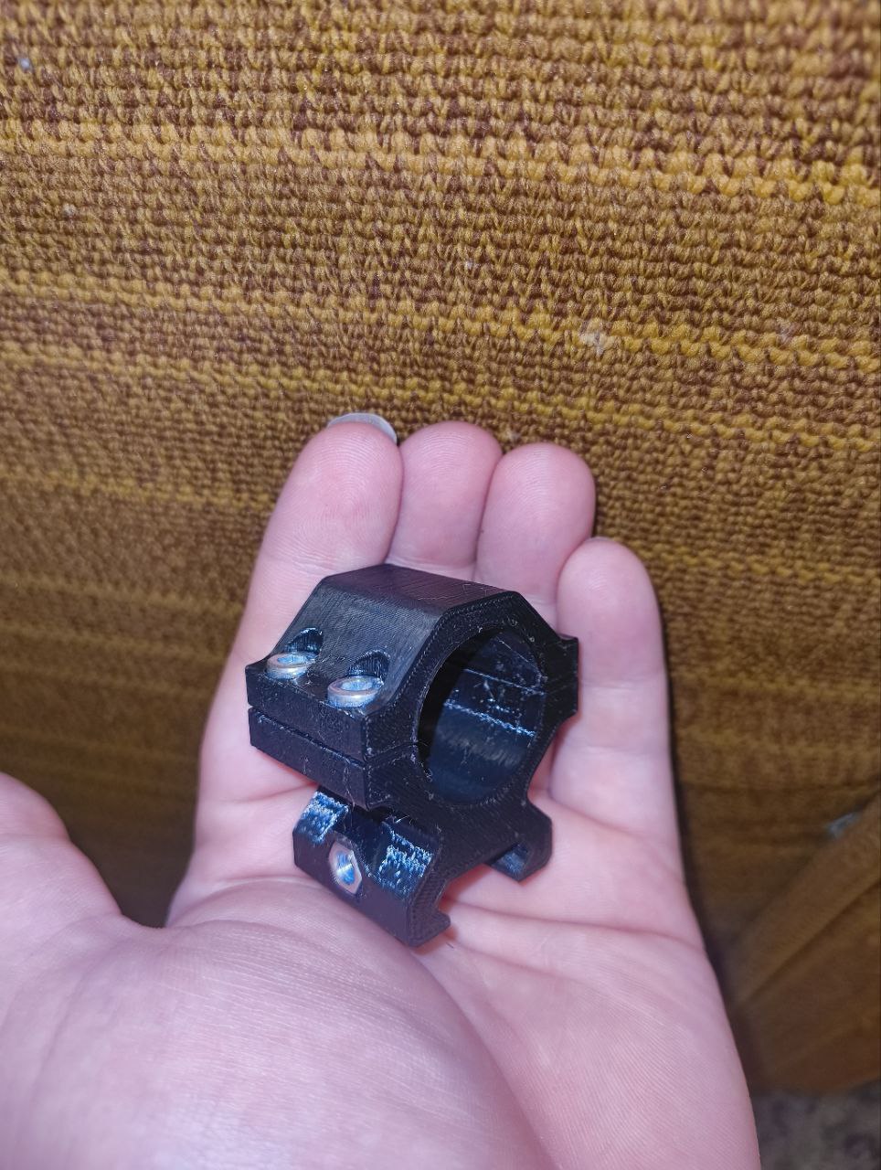 Крепление фонарика/лцу на пикатини 20-27мм