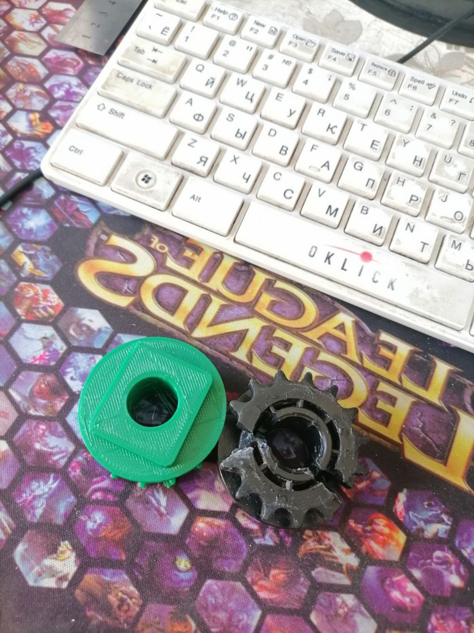 Шестеренка-звездочка на цепь форматника