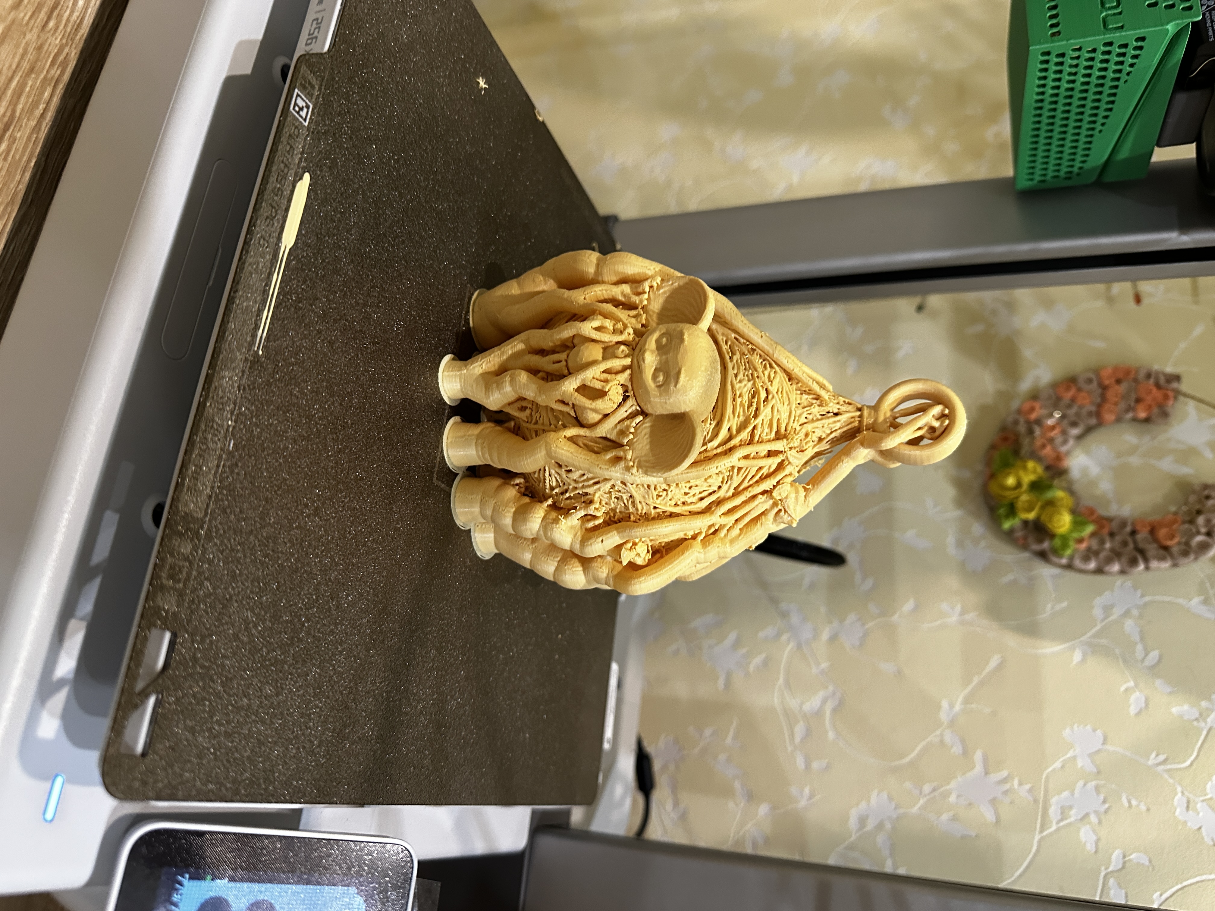 Чебурашка в гнезде