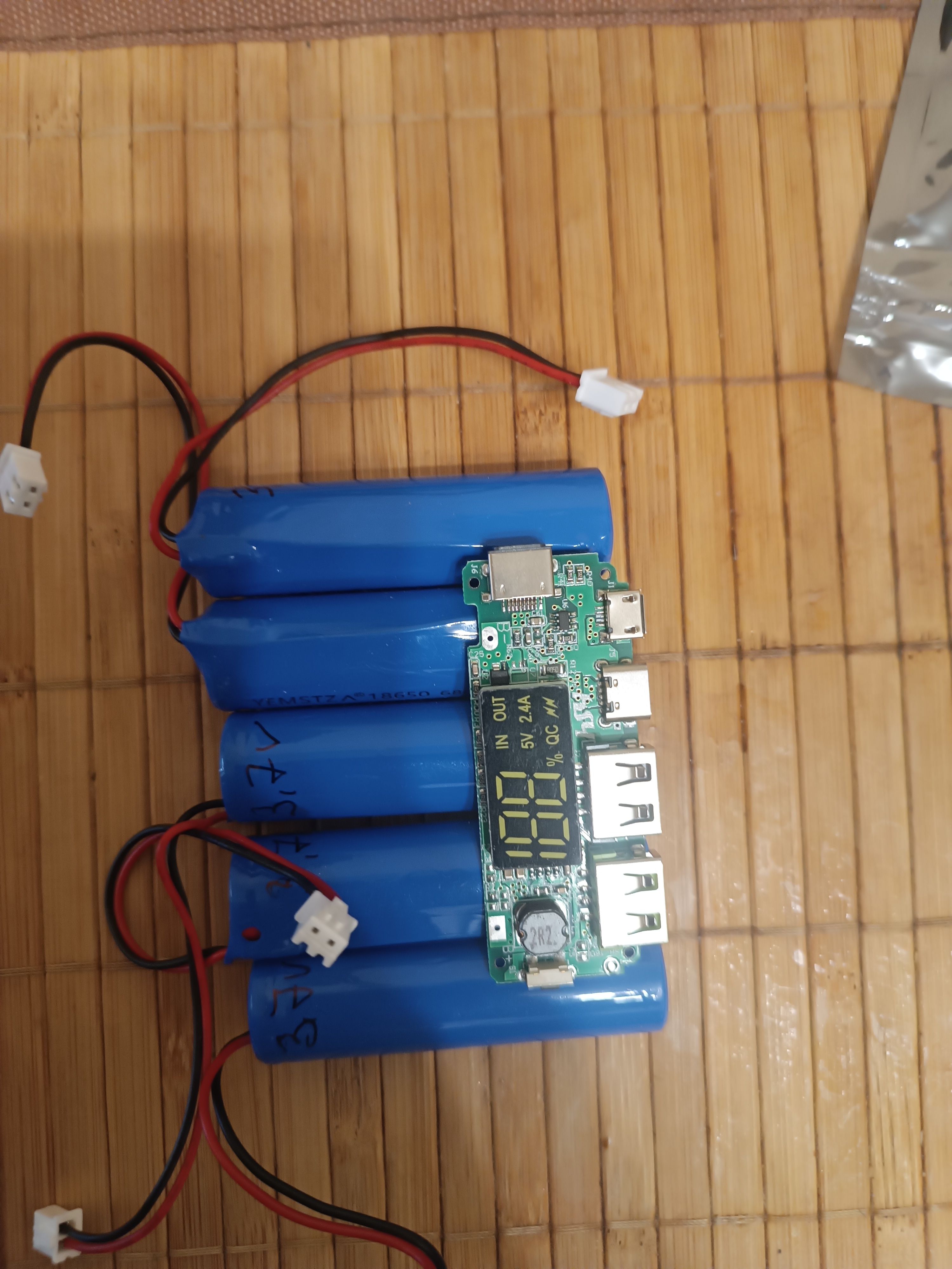 PowerBank для 5 аккумулятров 18650.