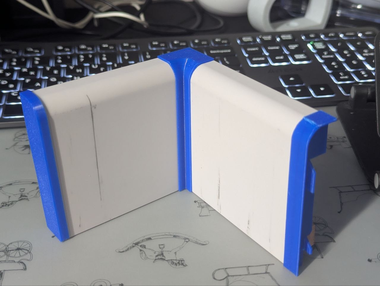 Фурнитура для ЛДСП плинтуса