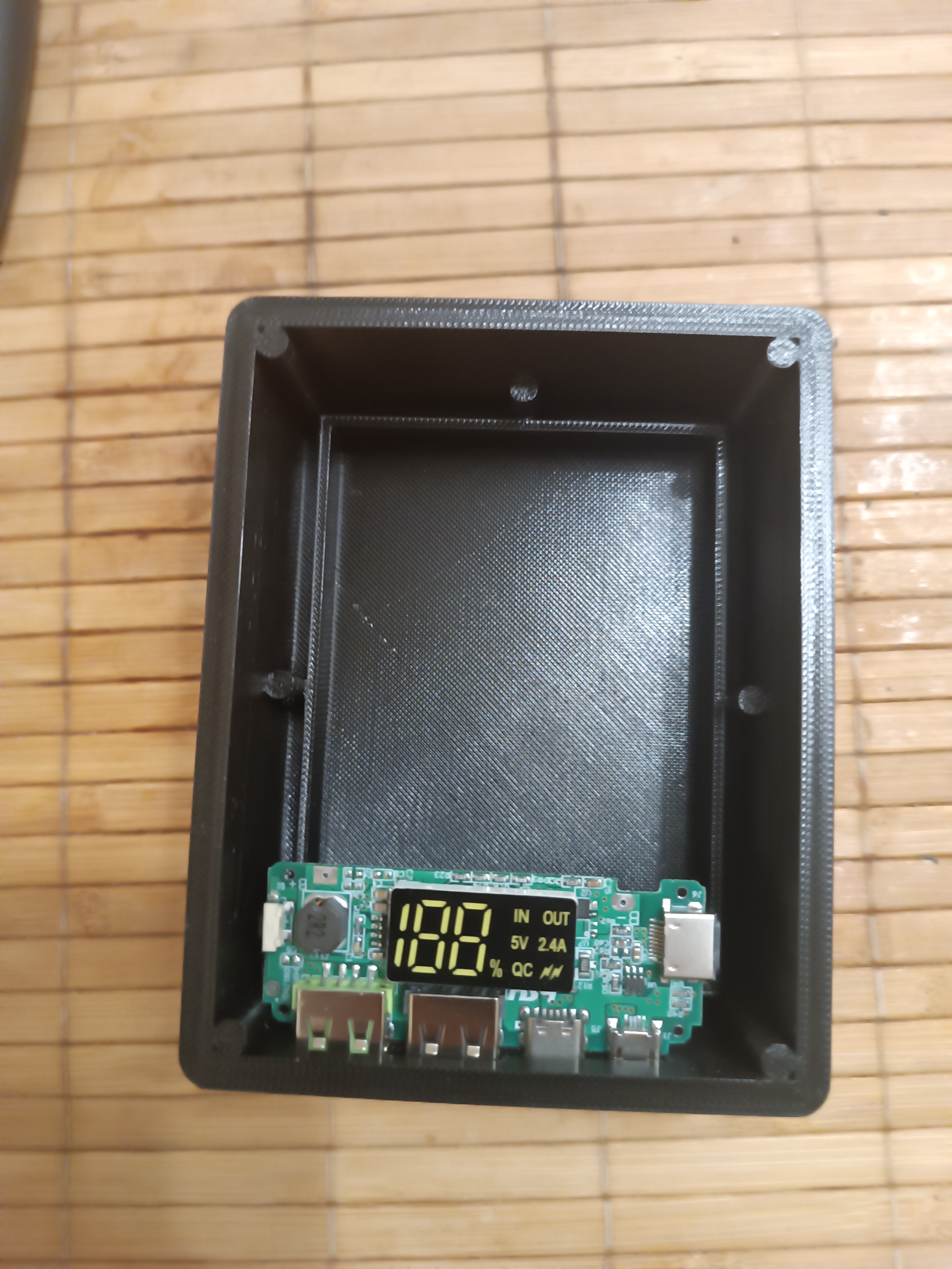 PowerBank для 5 аккумулятров 18650.