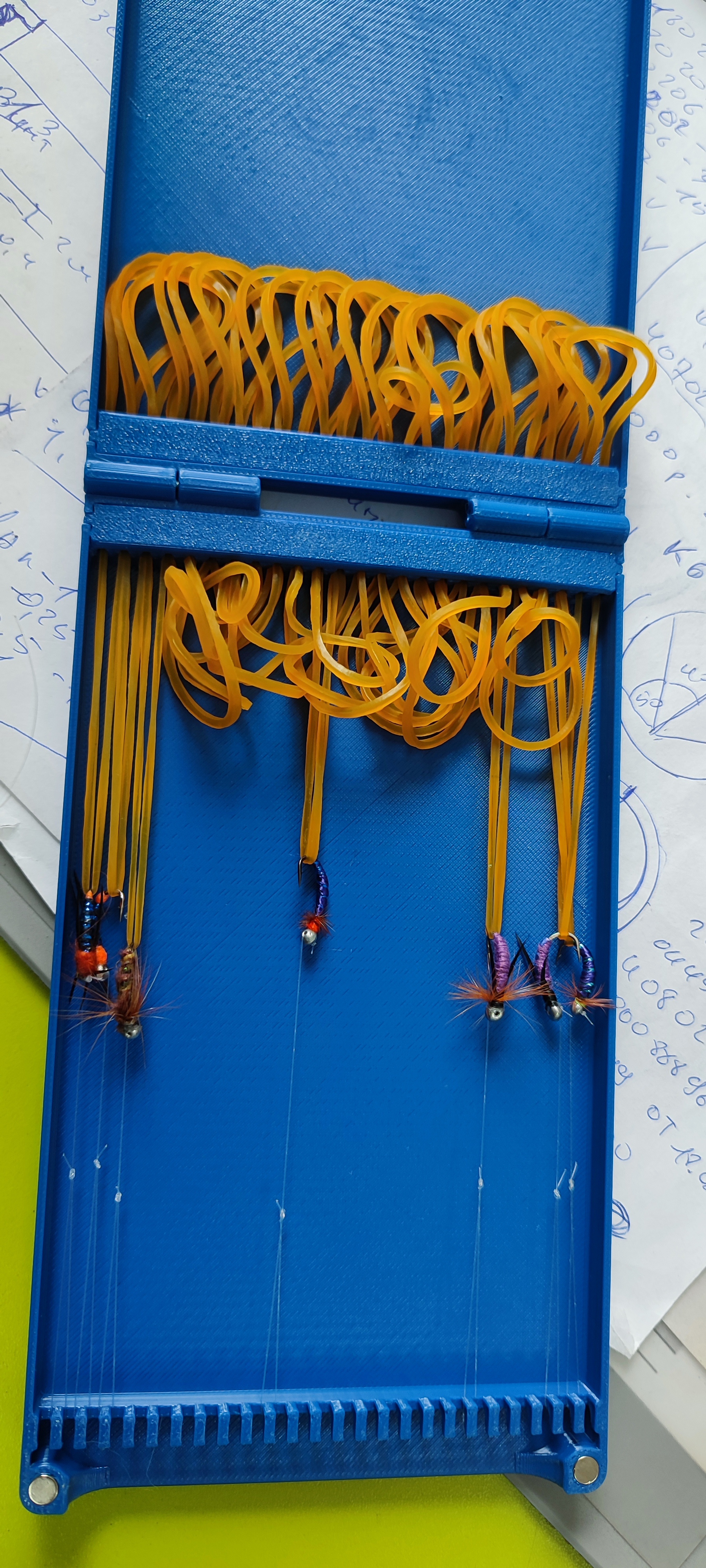 Бокс с крышкой с креплением для ликтрос для хранения 5 коробок для мух (103х175х20)