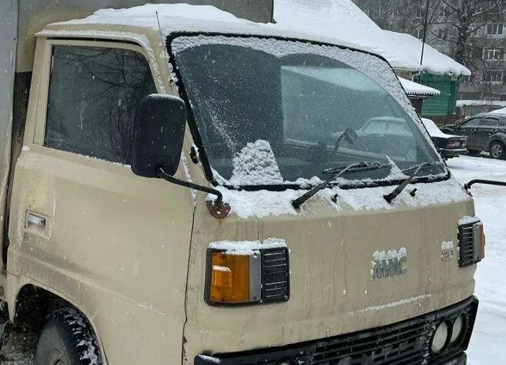 Передняя габаритная фара (корпус) MITSUBISHI CANTER 79-85 годов, (аналог 214-1609)