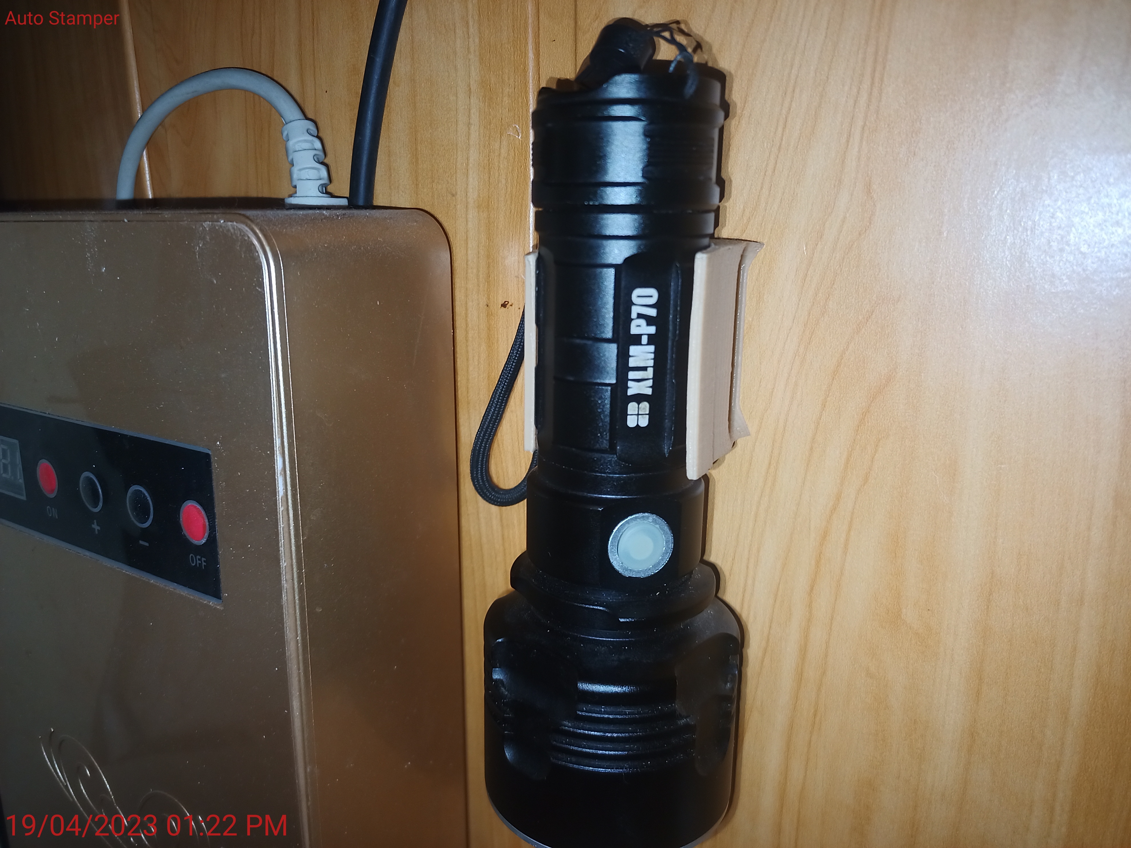 Держатель настенный, поясной. Для фонаря ф 36 мм, для газового баллончика.