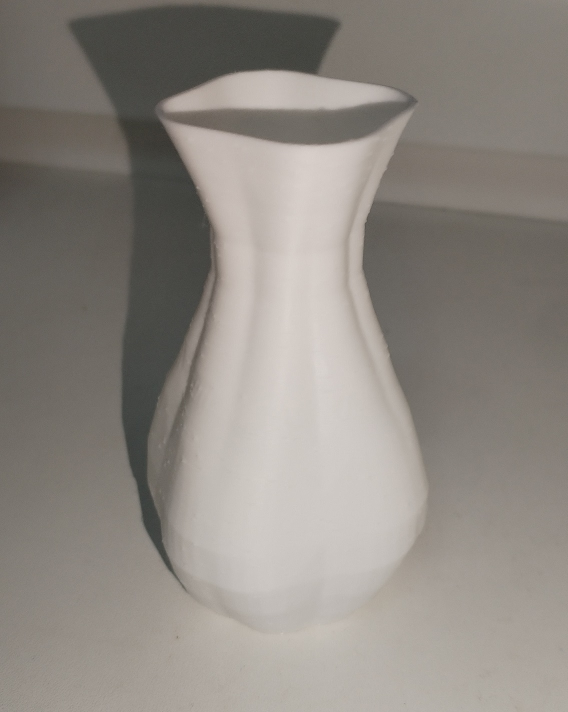 Полигональная ваза "Леди"