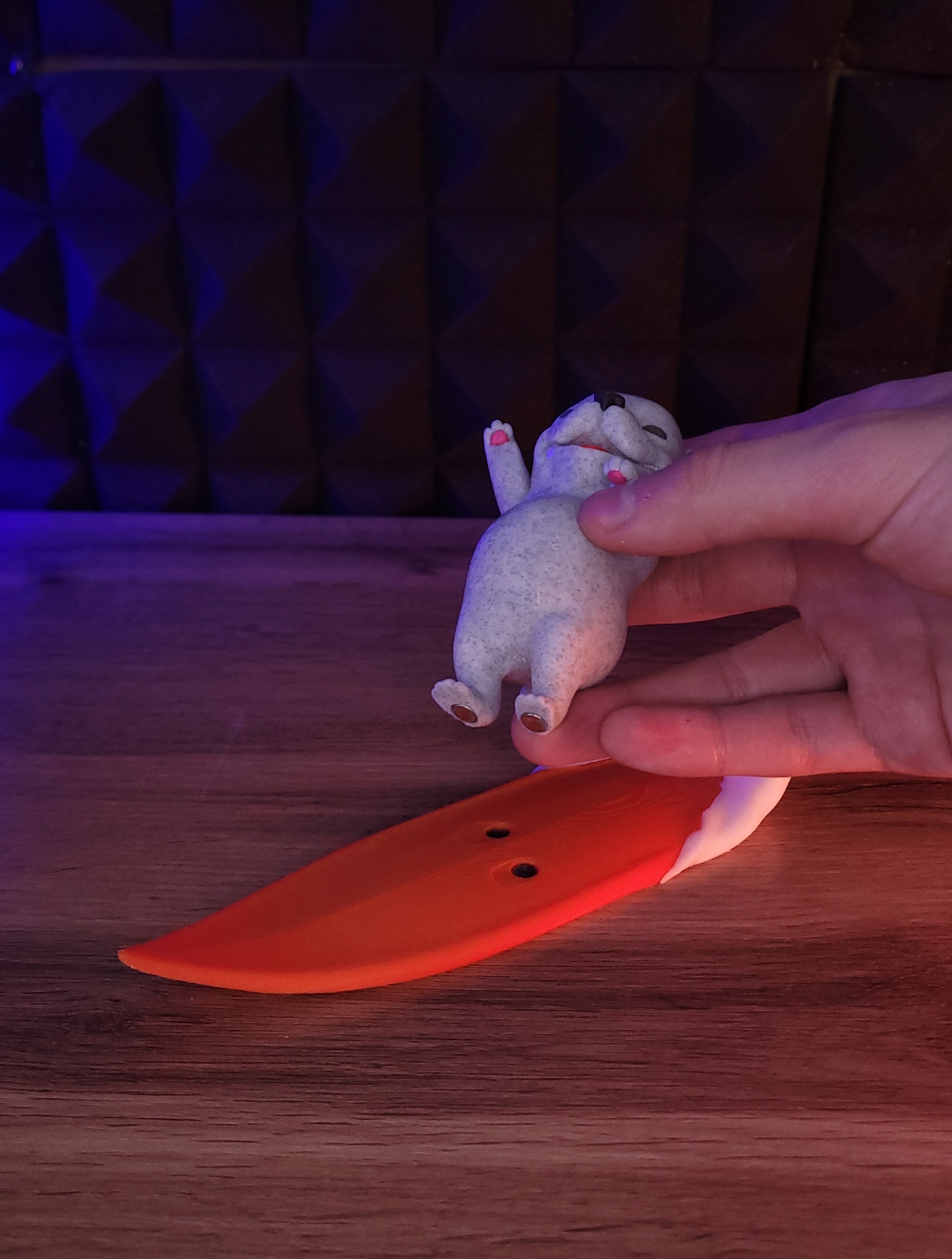 Мопс на серфе мем (chill dog) (pibble meme) (сборный и на магнитах)