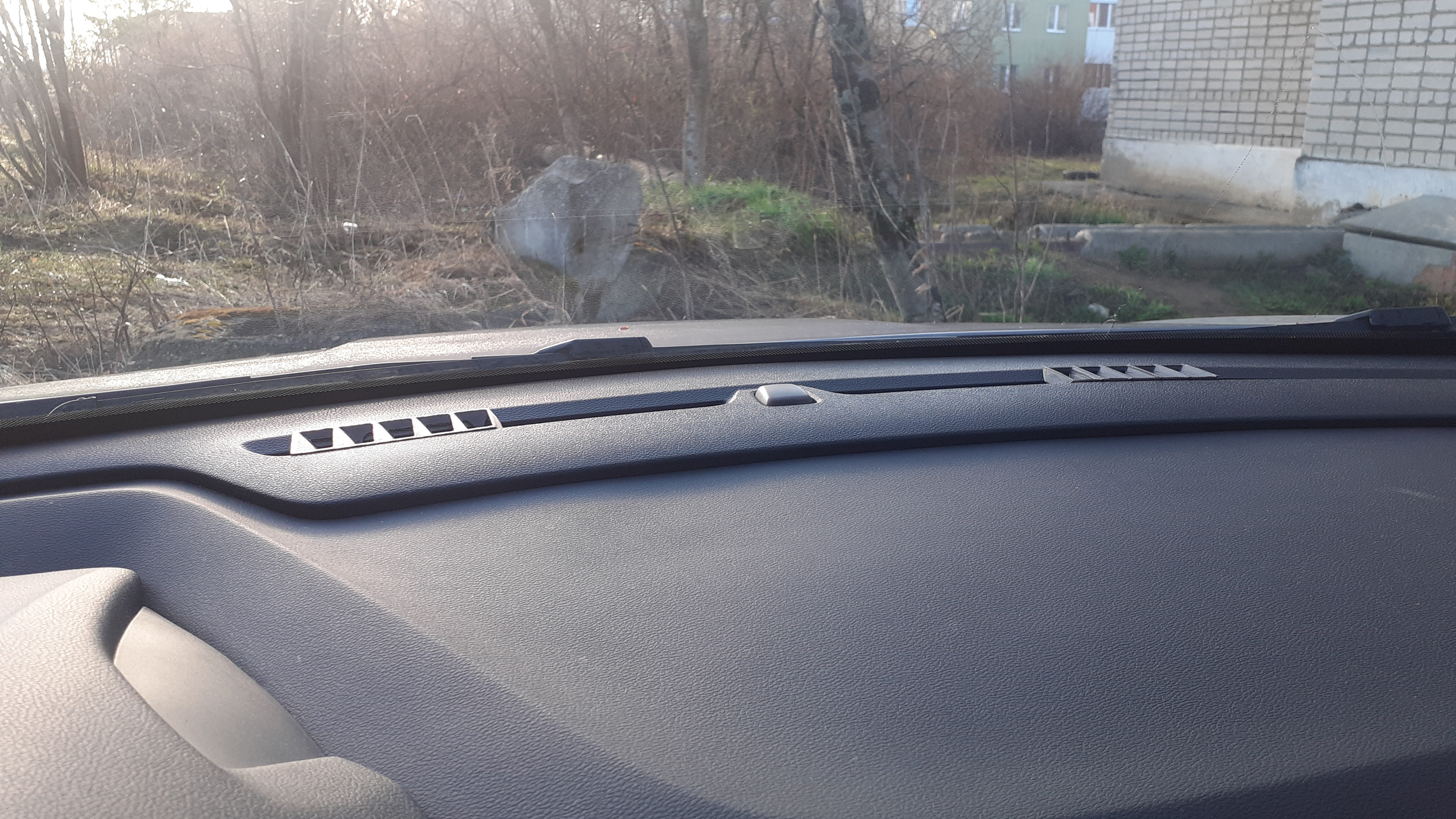 Направляющие накладки на дефлекторы обдува лобового стекла Belgee X50, Geely Coolray.