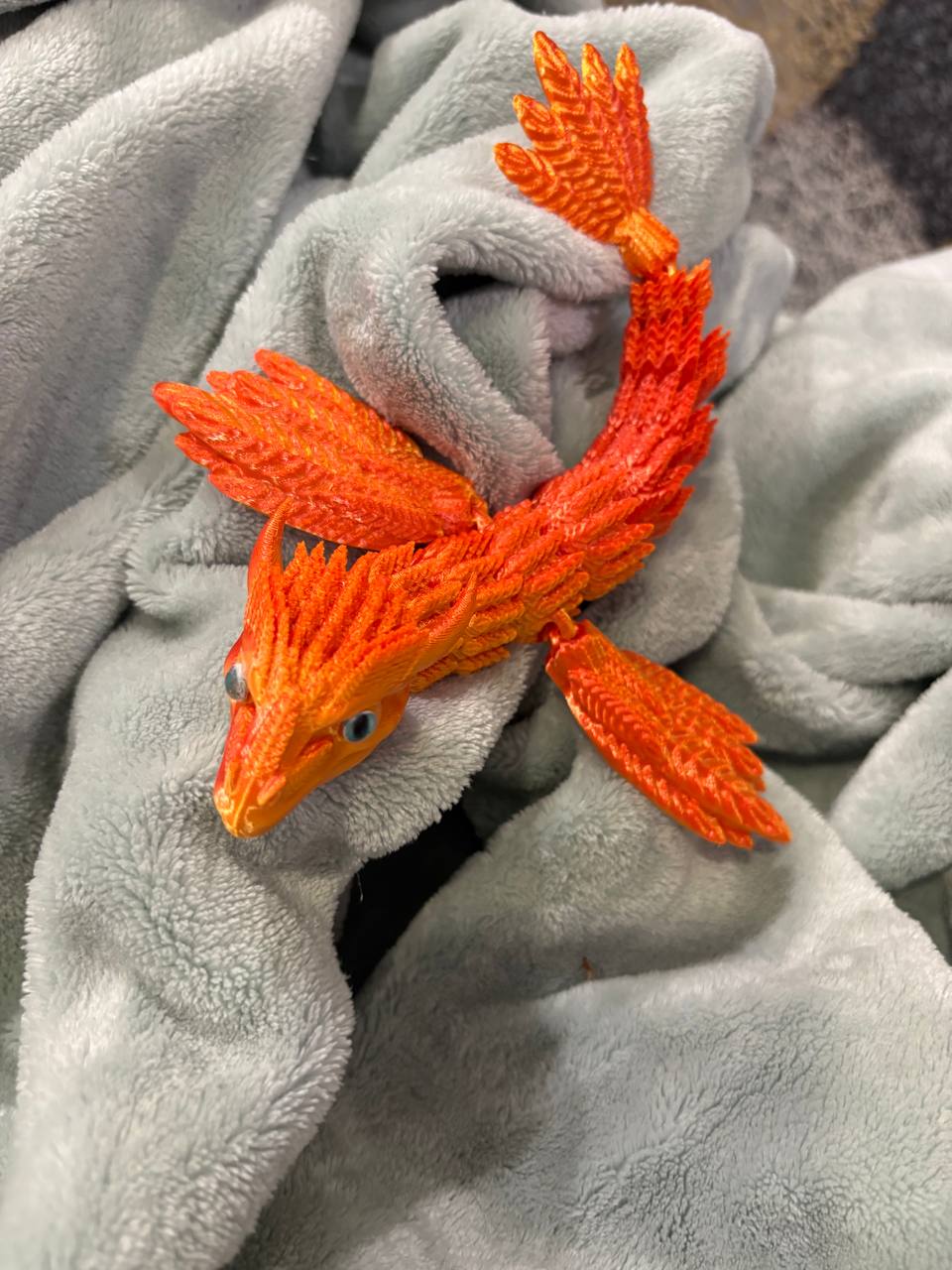 Пернатый дракон. Подвижная игрушка. Пернатый дракон. Подвижная игрушка.